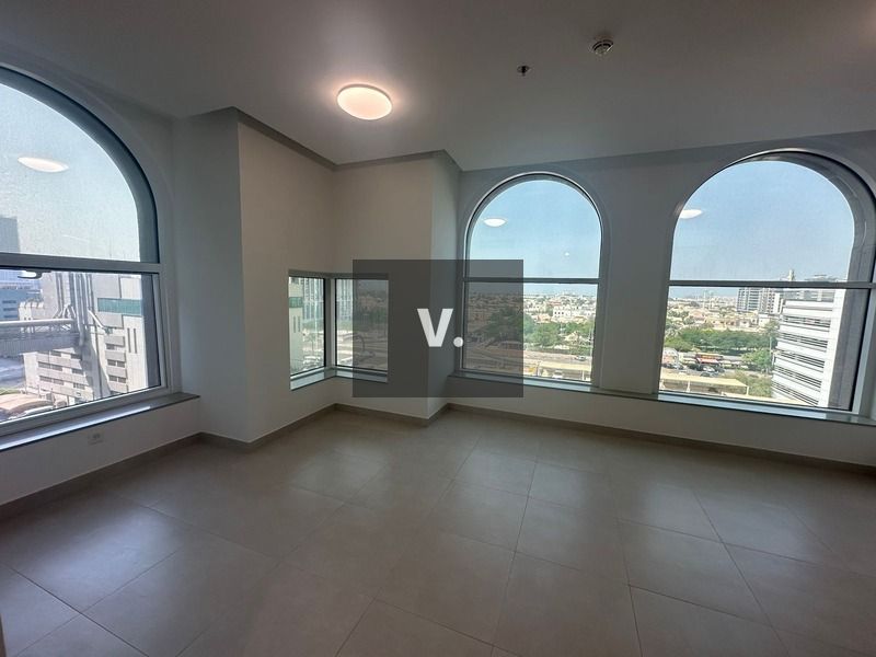 Lower Floor | Close to Metro and Popular Bldg