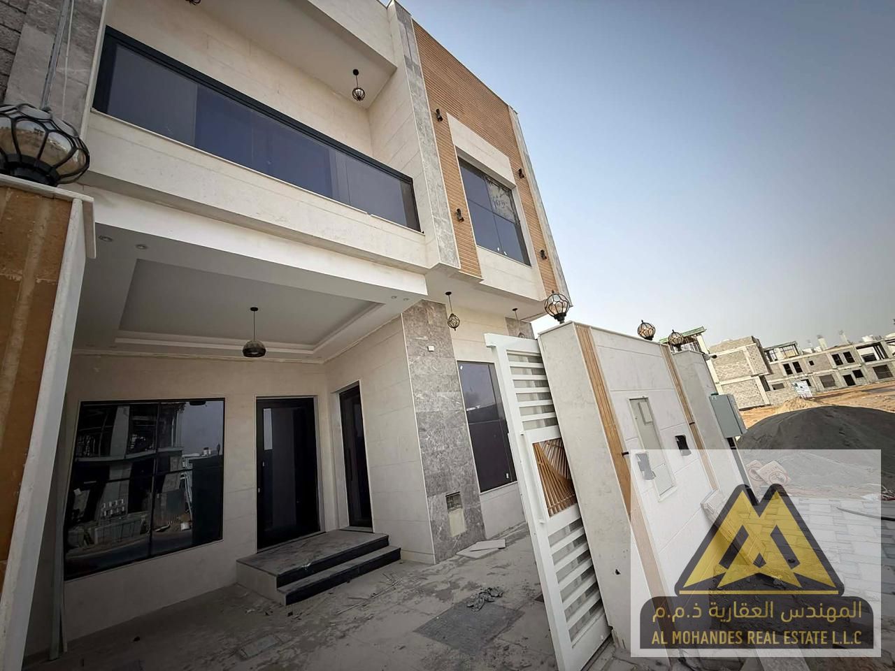 First Occupancy Villa for Annual Rent in Al Hulayw, Ajman – 4 Bedrooms, Majlis, Maid’s Room & 2 Roofs