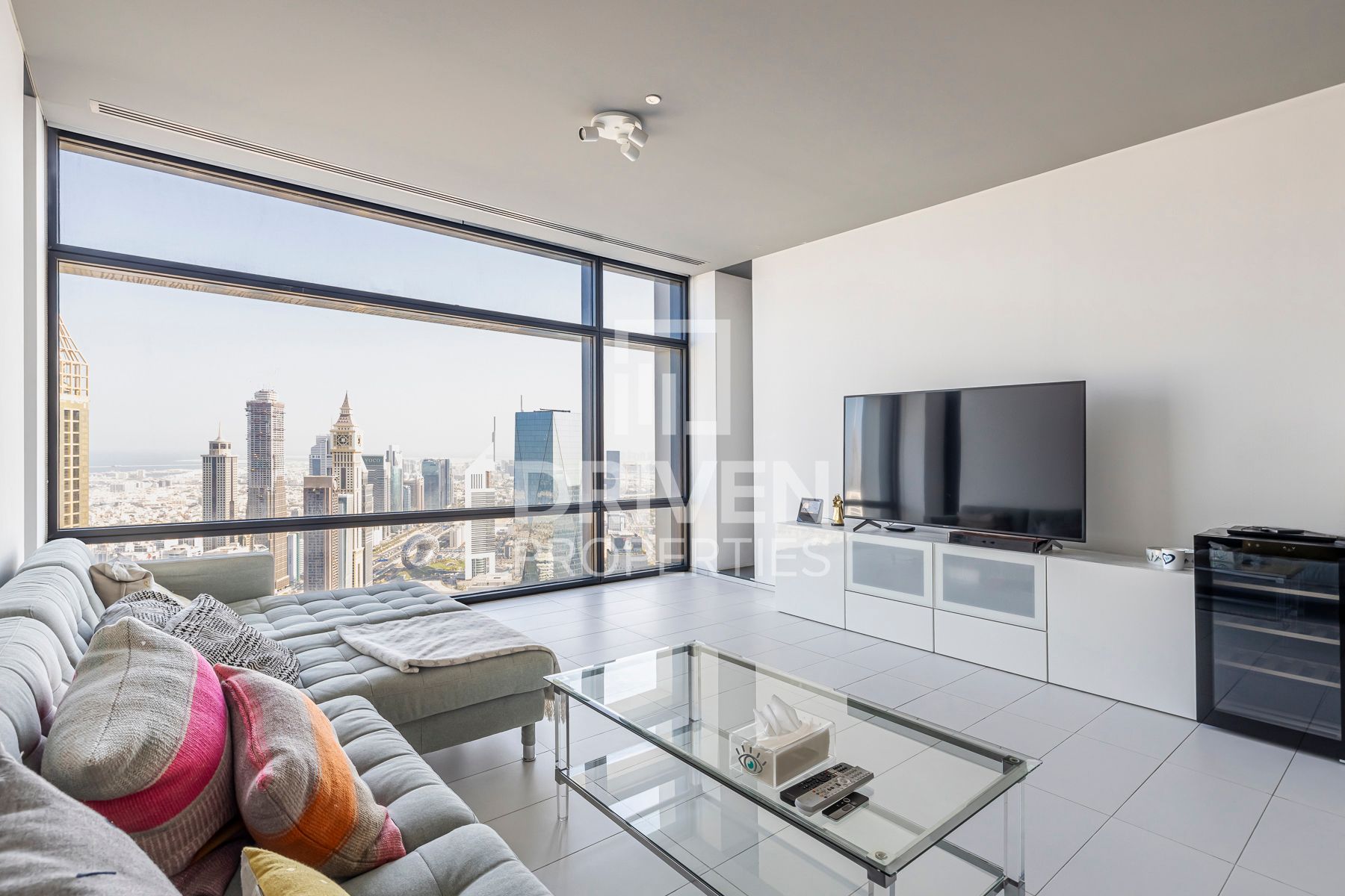 Bright and Spacious Layout with DIFC Sea View