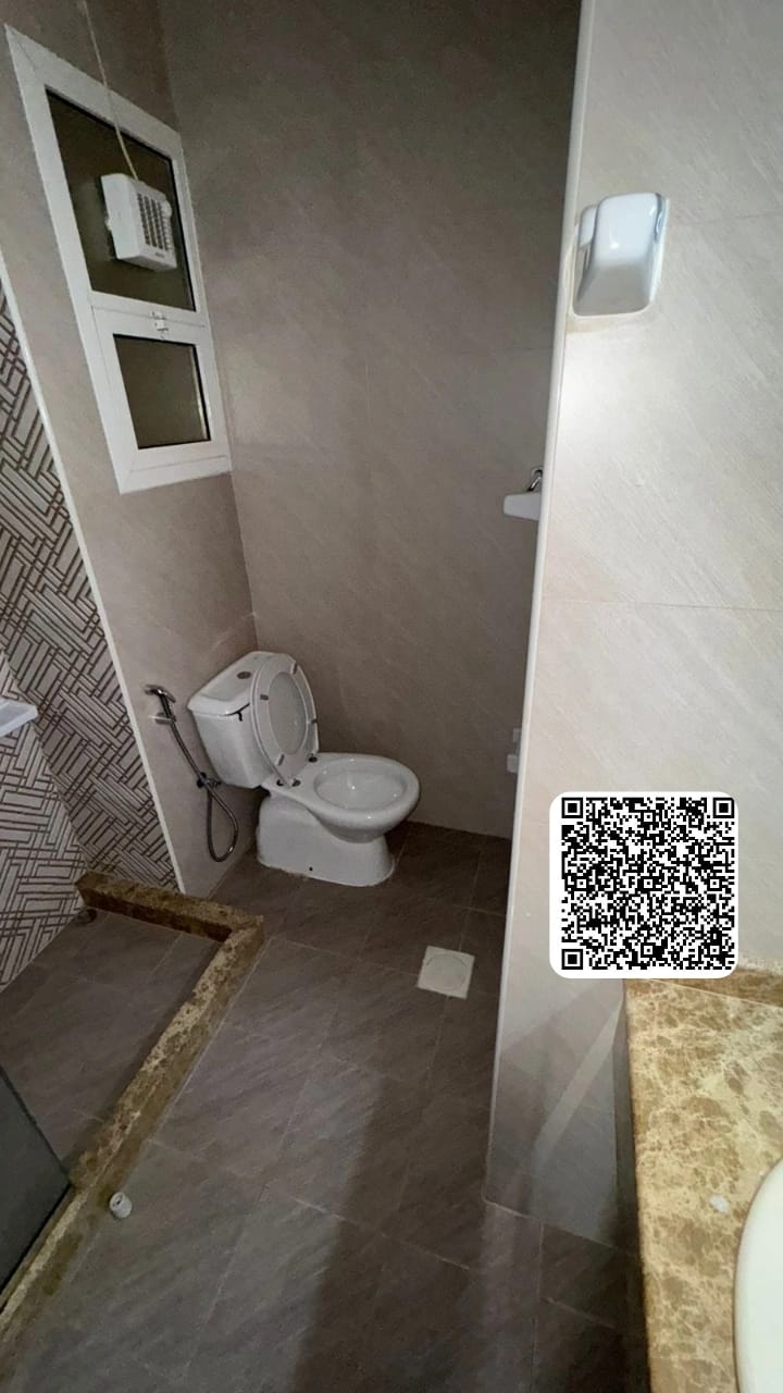 For annual rent in Ajman One bedroom and living room, second tenant, with balcony In Al Jurf 3, near the Chinese Market. Built-in wardrobe