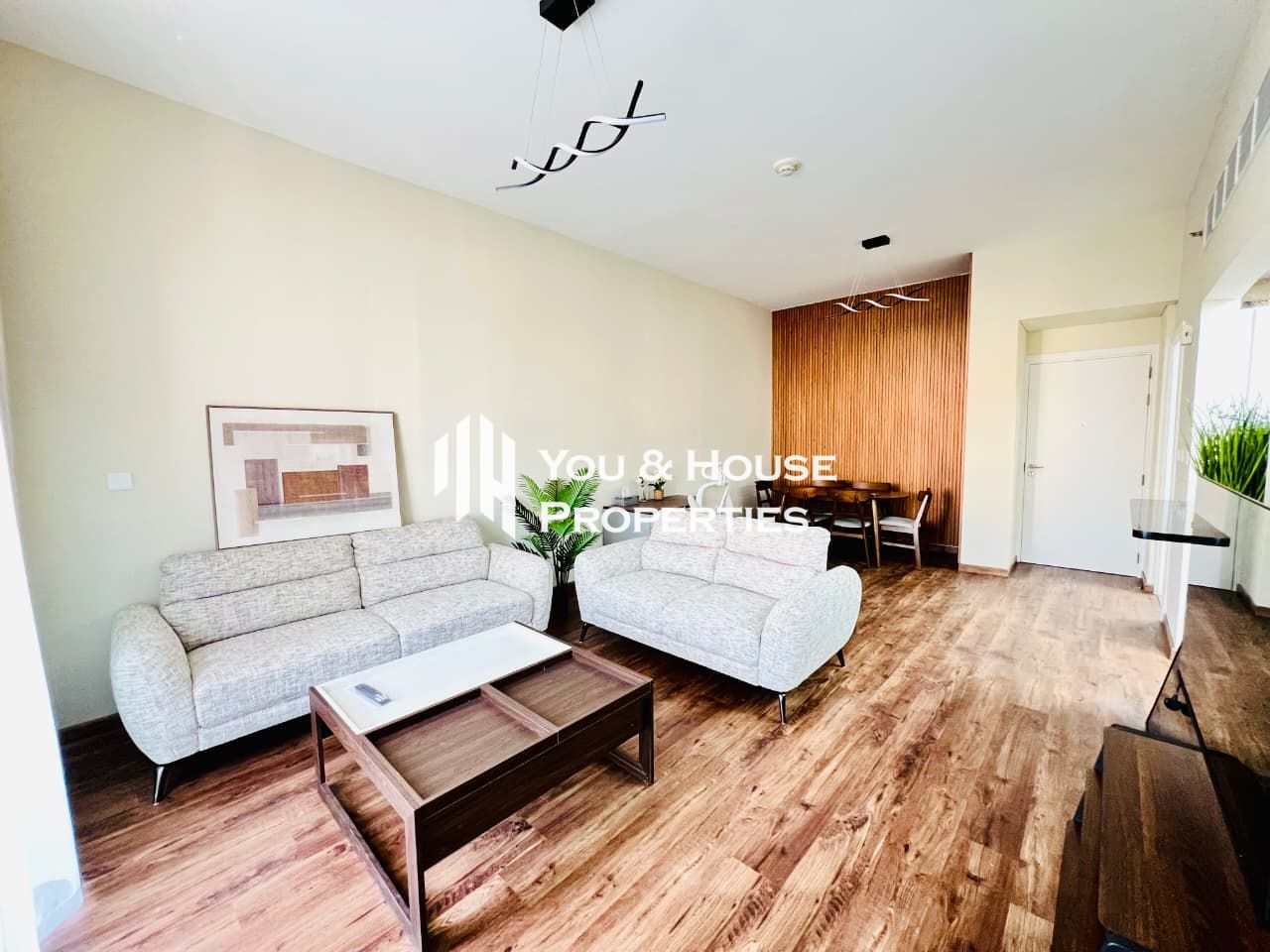 Upgraded & Fully Furnished Unit For Rent I Elegant Living I Ready to Move