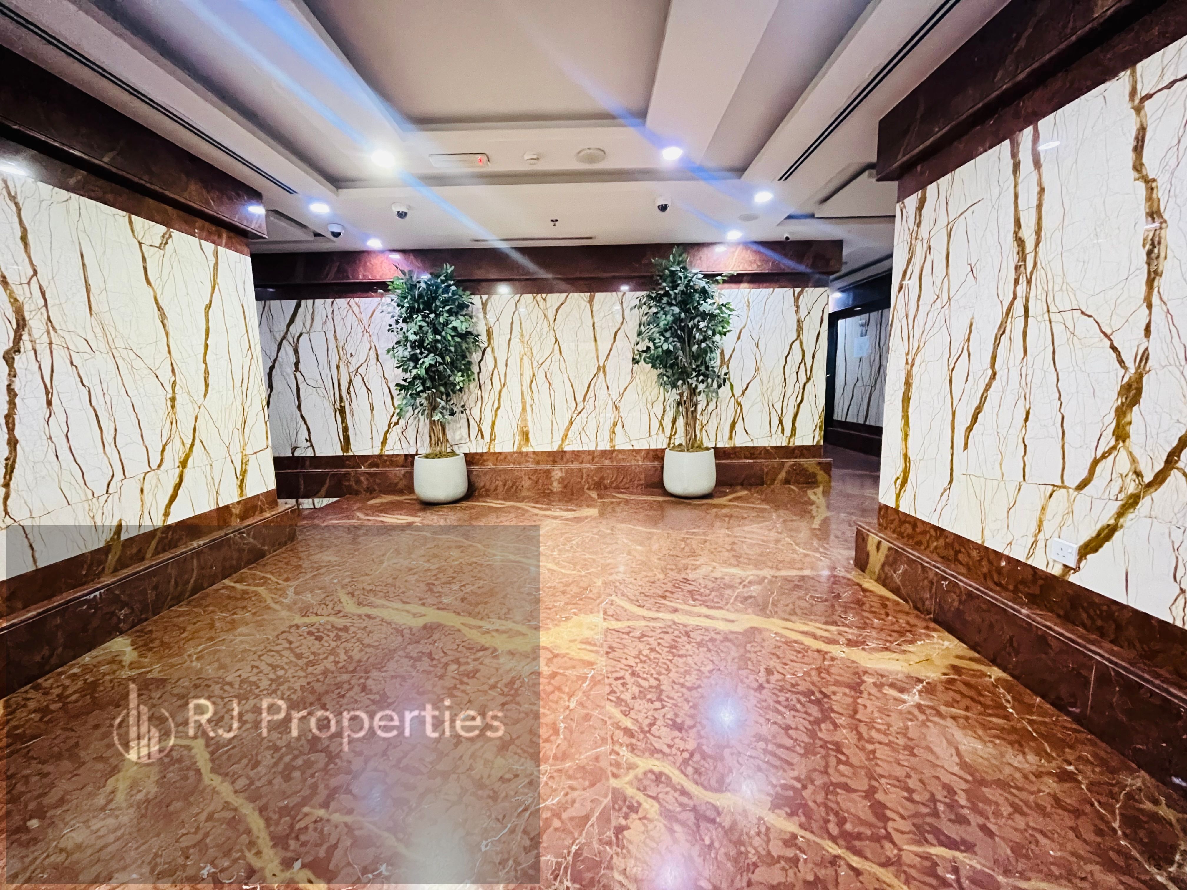 Luxury and very spacious huge size 1bhk master bedroom close to safari with parking free just 40k