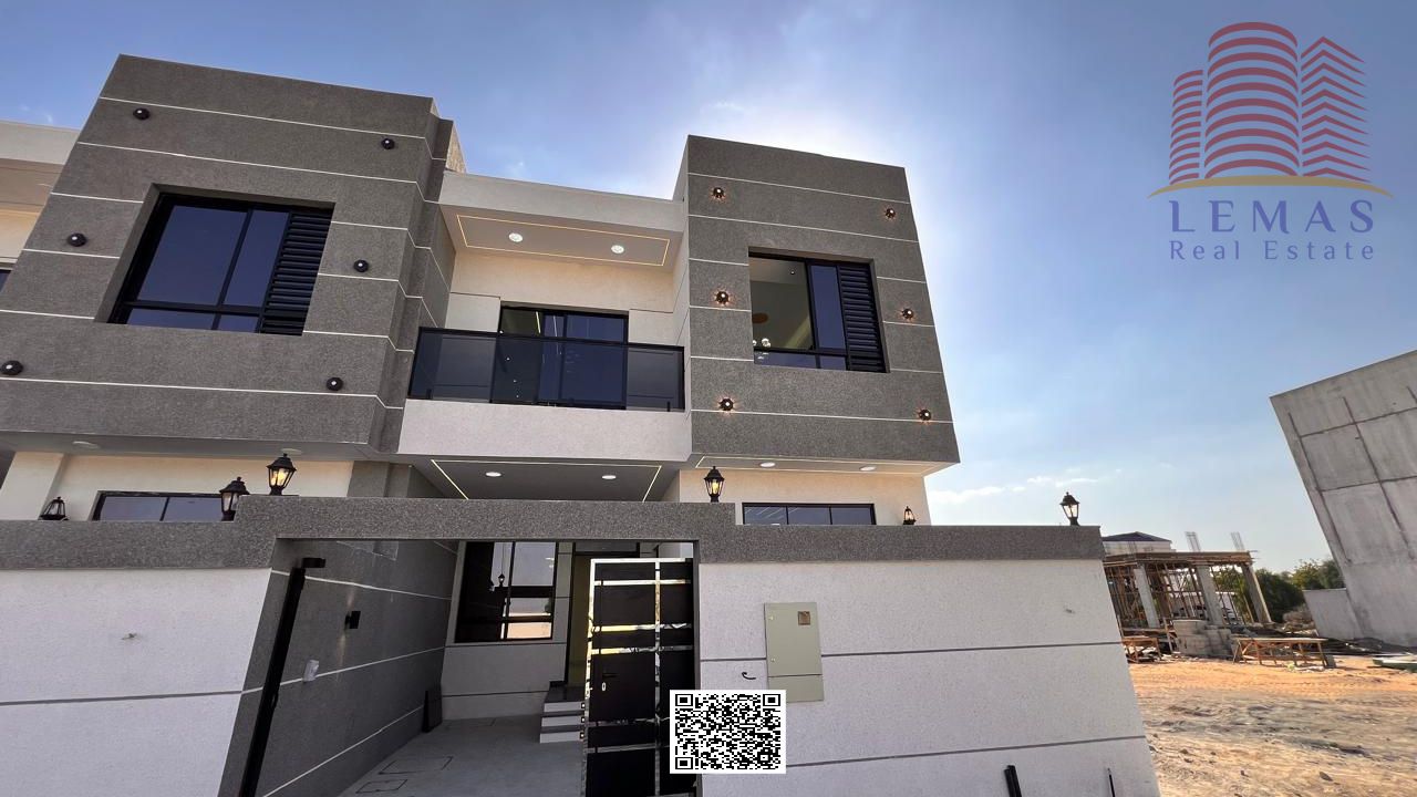 5-Bedroom Townhouse Direct on the Street