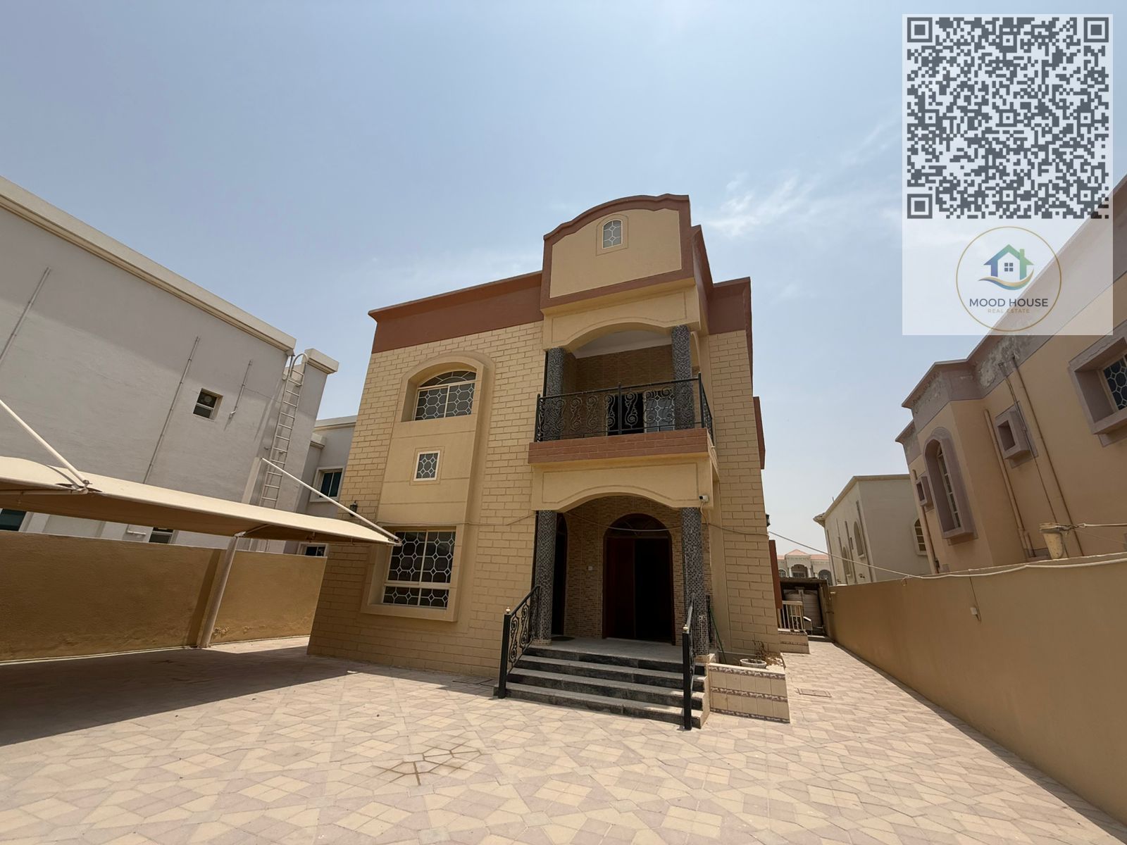 Spacious Villa with 5 Bedrooms, Majlis, Balcony & Indoor Parking – Al Rawdha 2