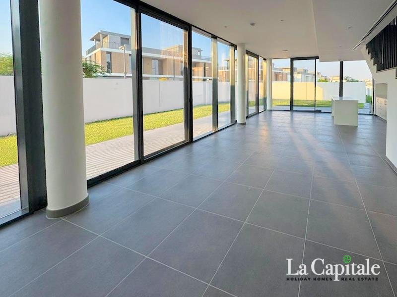 Corner Unit | Premium Location | Ready to Move