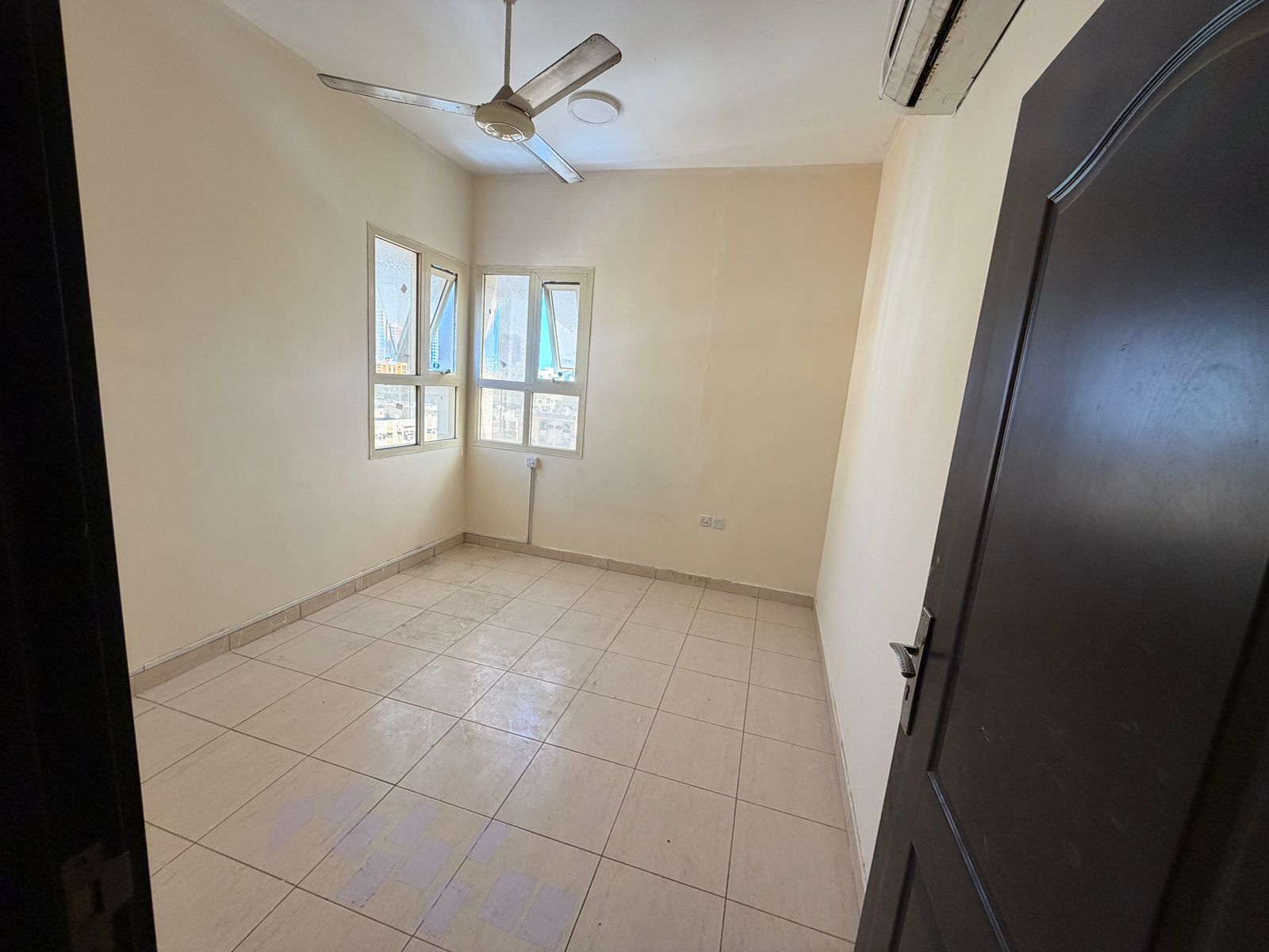 Apartment for annual rent in Ajman, one bedroom and living room, Al Nuaimiya 2 area, Kuwait Street, near Afghan Kebab Restaurant
