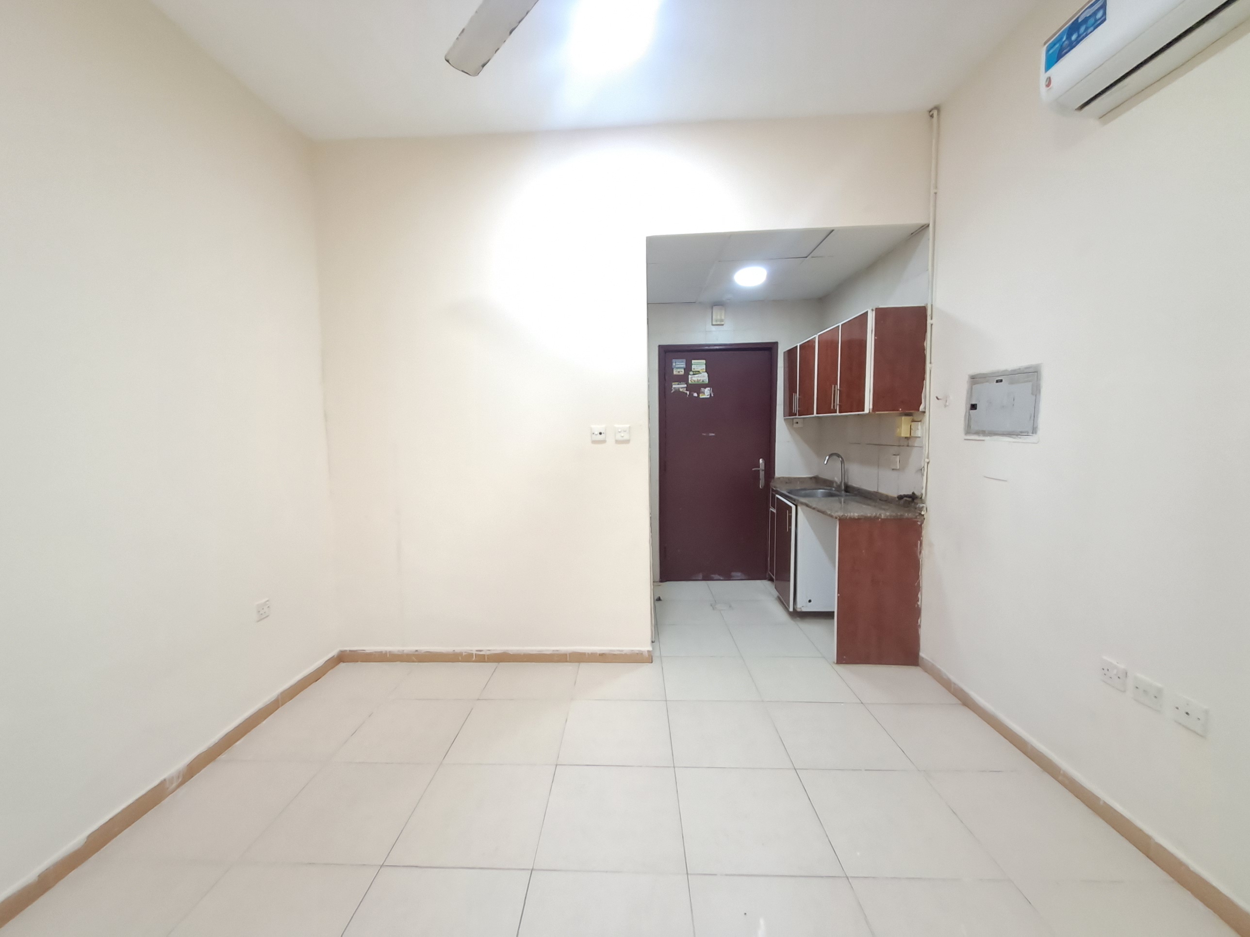 Brilliant offer studio just in 20k ready to move