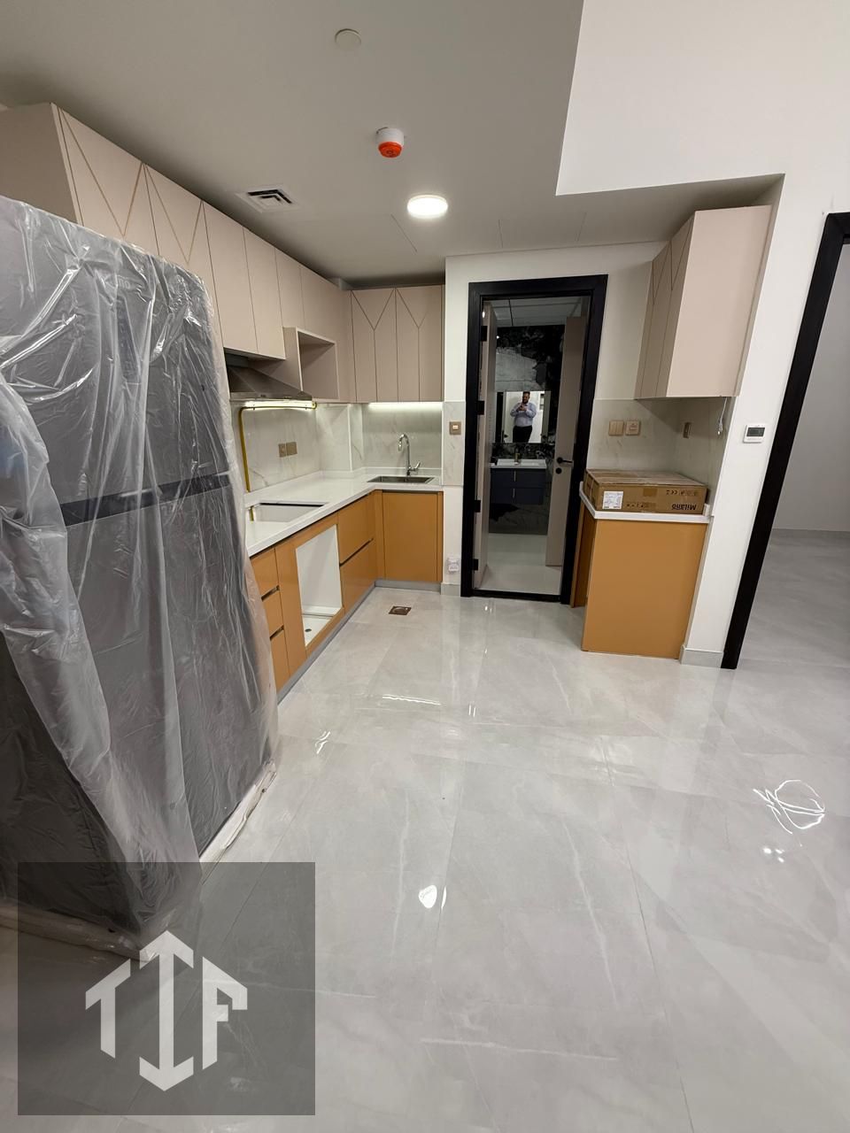 UNFURNISHED | Spacious unit | well maintained