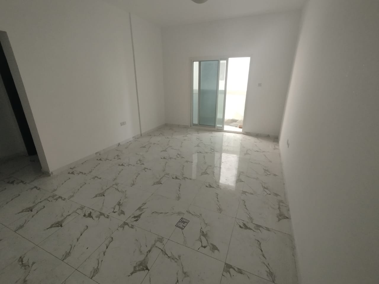 Second tenant in a prime location, close to all services, at a very reasonable price, in a family building.
