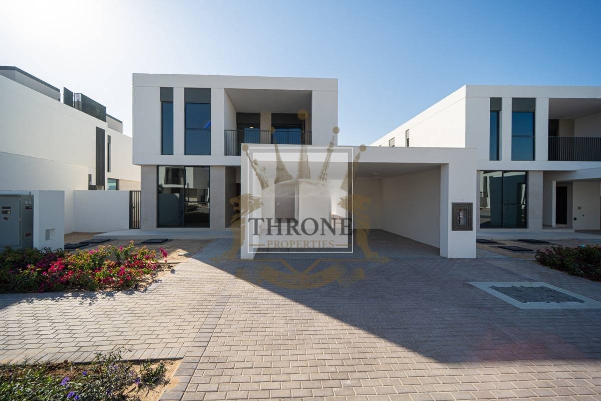 Family Size + Maids | Vacant | Golf Course View