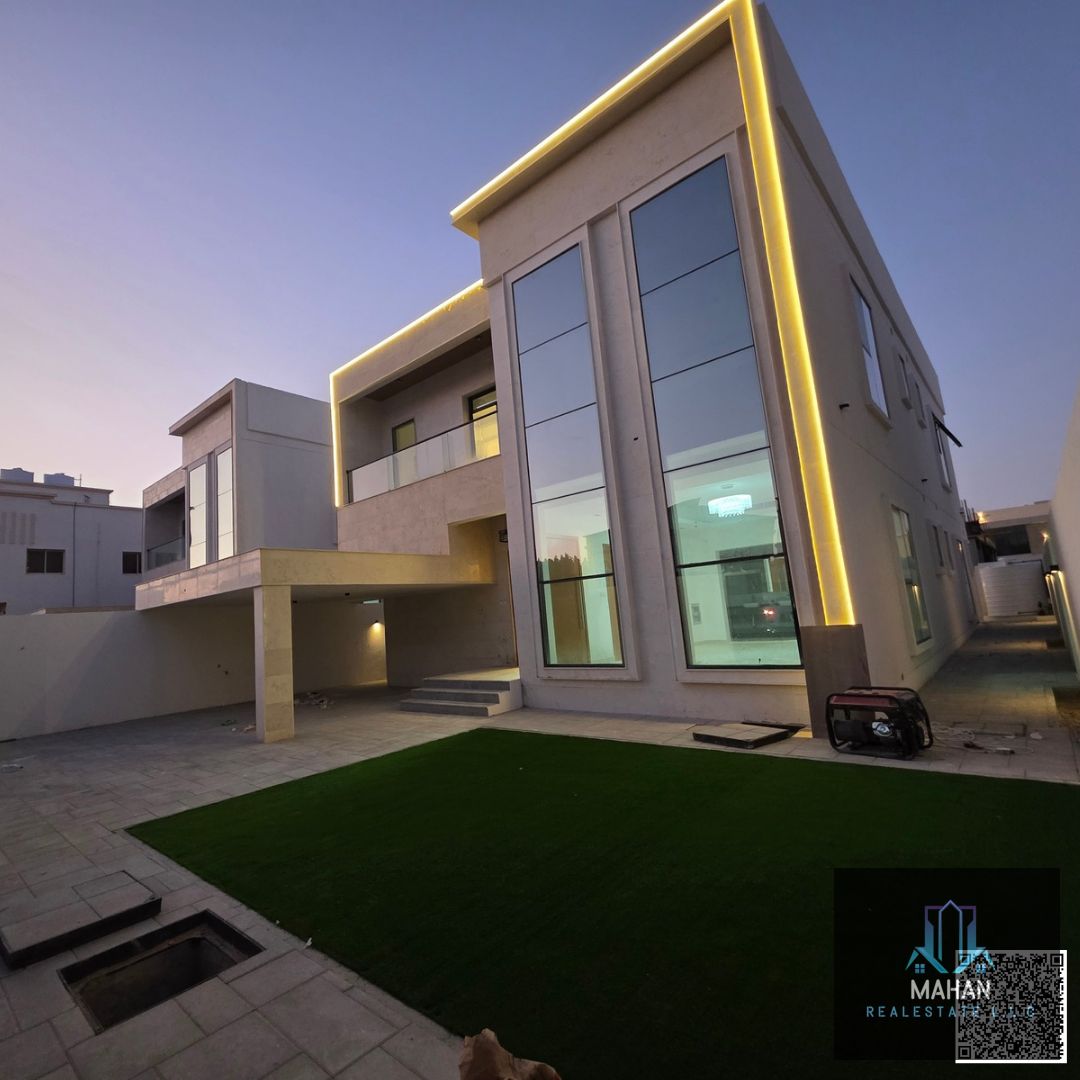 Villa for Sale Rawda 3, Ajman 5 Bedroom + Maid room Land area 5000 square feet Built up area 5000 square feet The villa consists of 1 Ground Floor: Guest room with ensuite bathroom, large majlis and hall, modern kitchen and maids room. 2 Firs