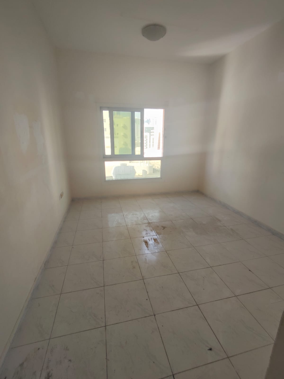 2 bedrooms + hall - 2 bathrooms - Location: Al Majaz 2, Gamal Abdul Nasser Street Price: AED 40,000 Payment: 4 or 6 installments Security deposit: AED