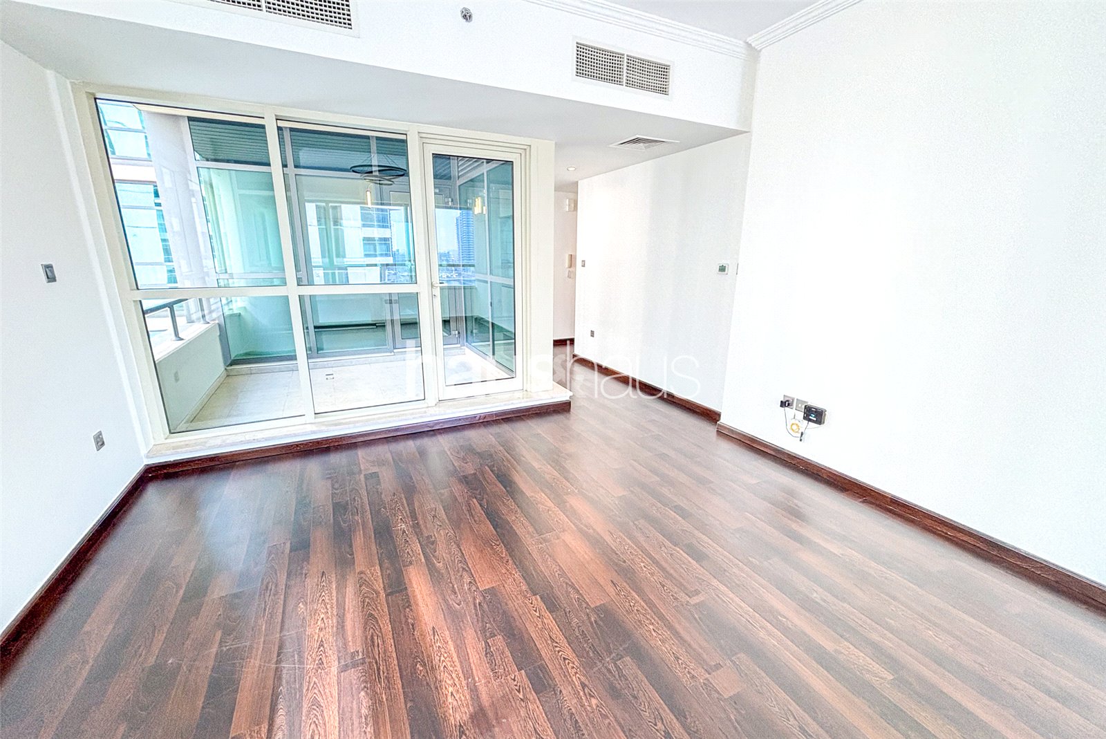 Fully Upgraded| Chiller Free| Marina and Sea Views