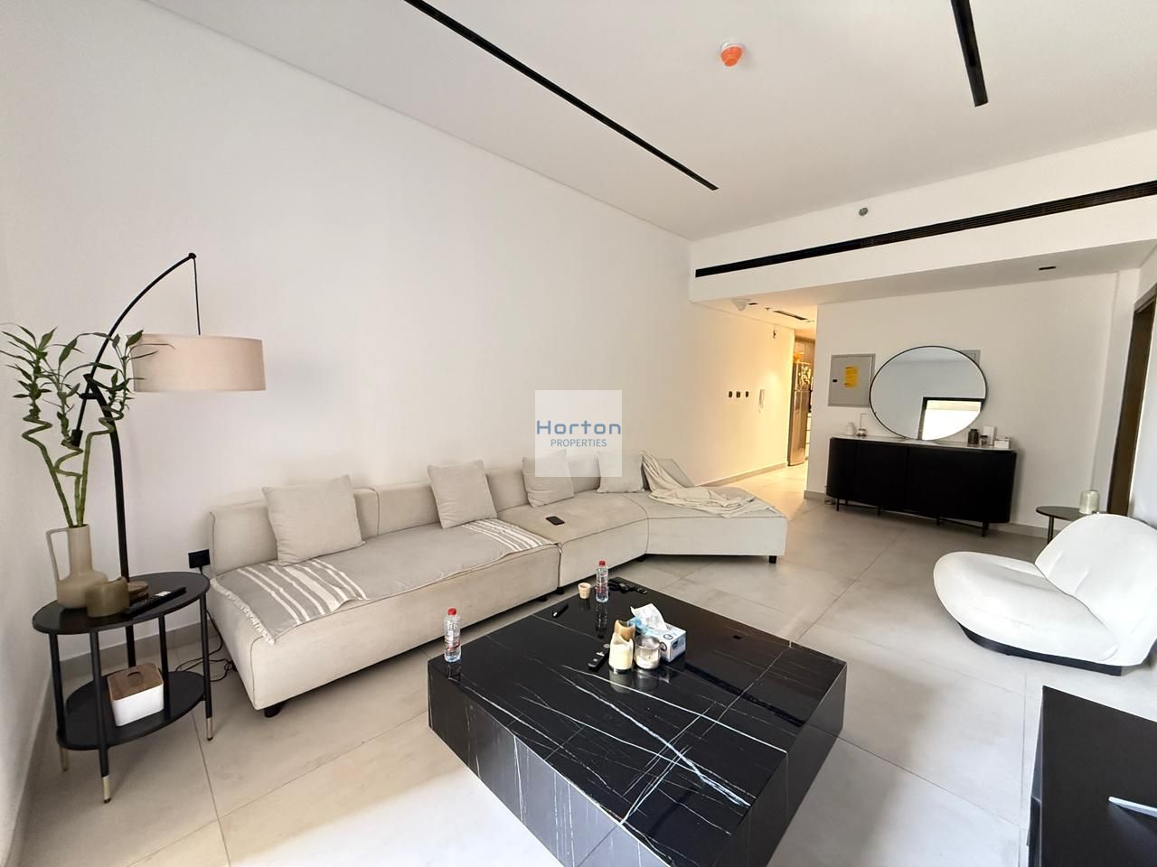 UNFURNISHED I WITH BALCONY I NEAR TO EXIT