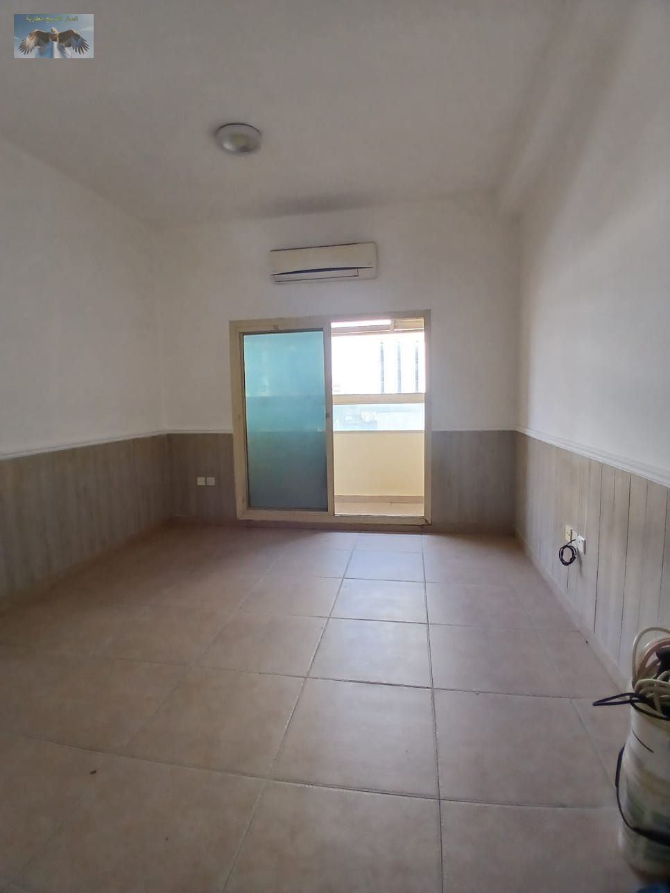 The apartment features an excellent space with a practical design that provides comfort. It consists of one bedroom and a spacious living hall, with b