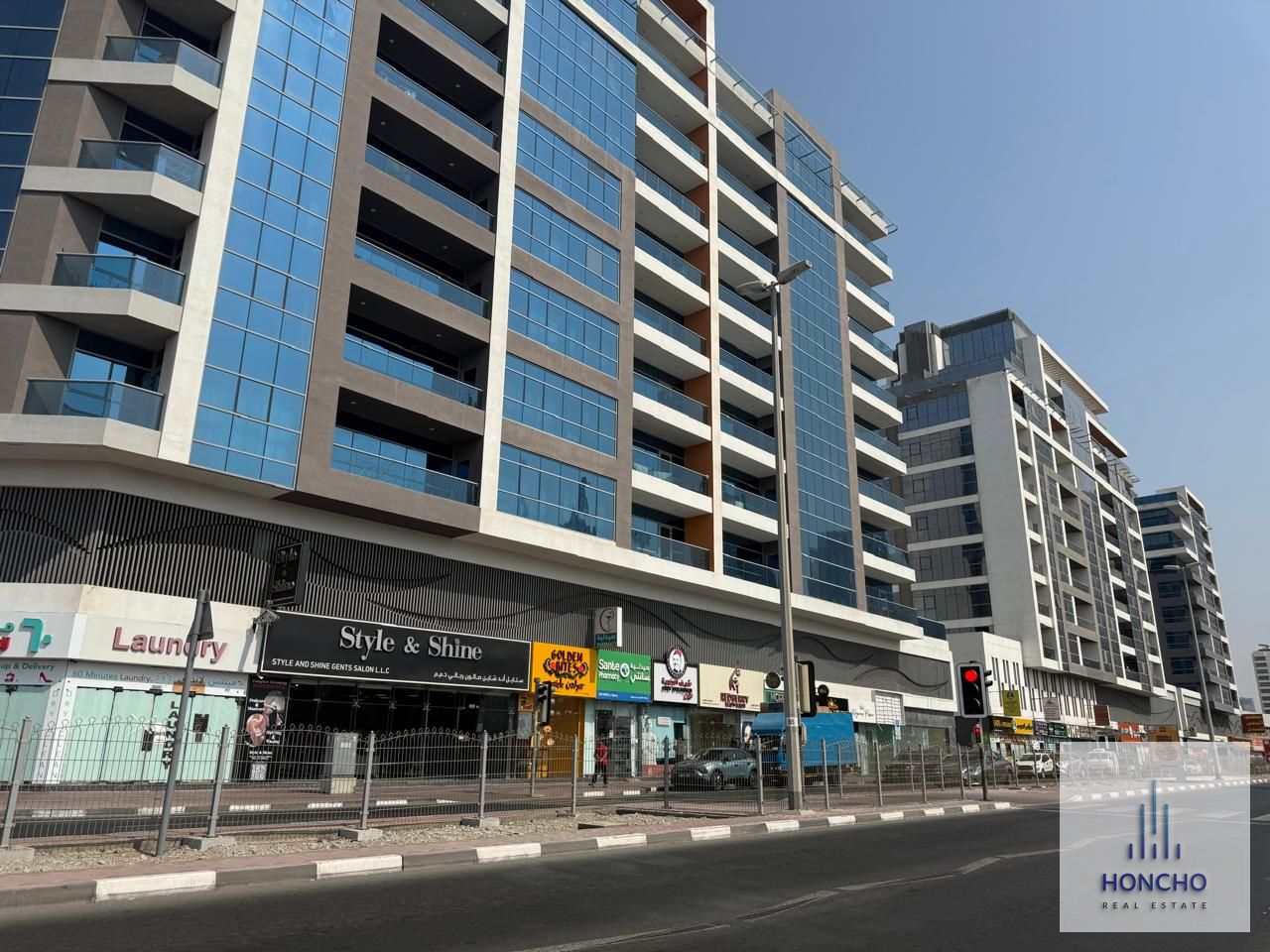 14 MONTH |BUISNESS LOCATION | CLOSE SZR & CITYWALK