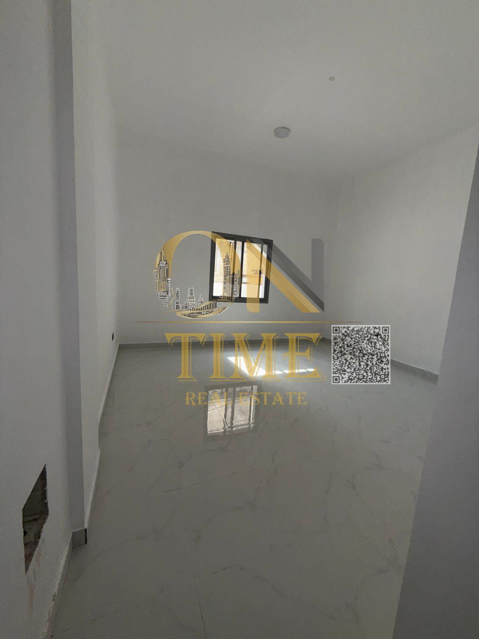 Located near Ajman Corniche / Easy access to transportation and main roads / Open view / Large space