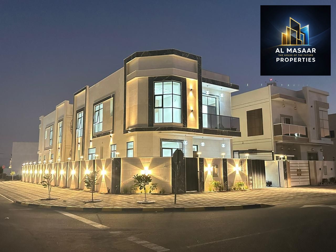 Corner villa with 5 bedrooms, including water and electricity.