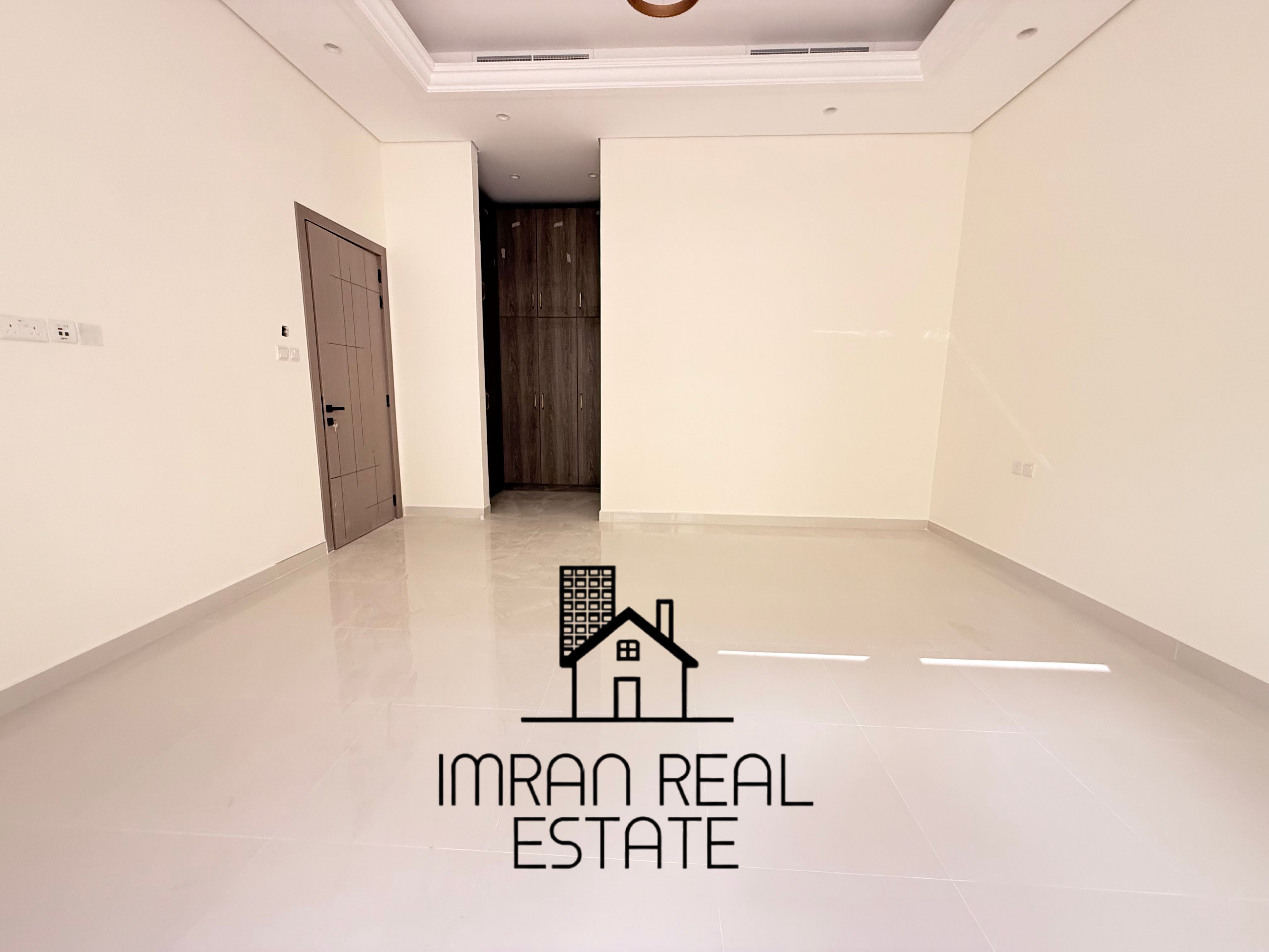 Spacious 5-BR Townhouse Villa For Rent in Al Hoshi