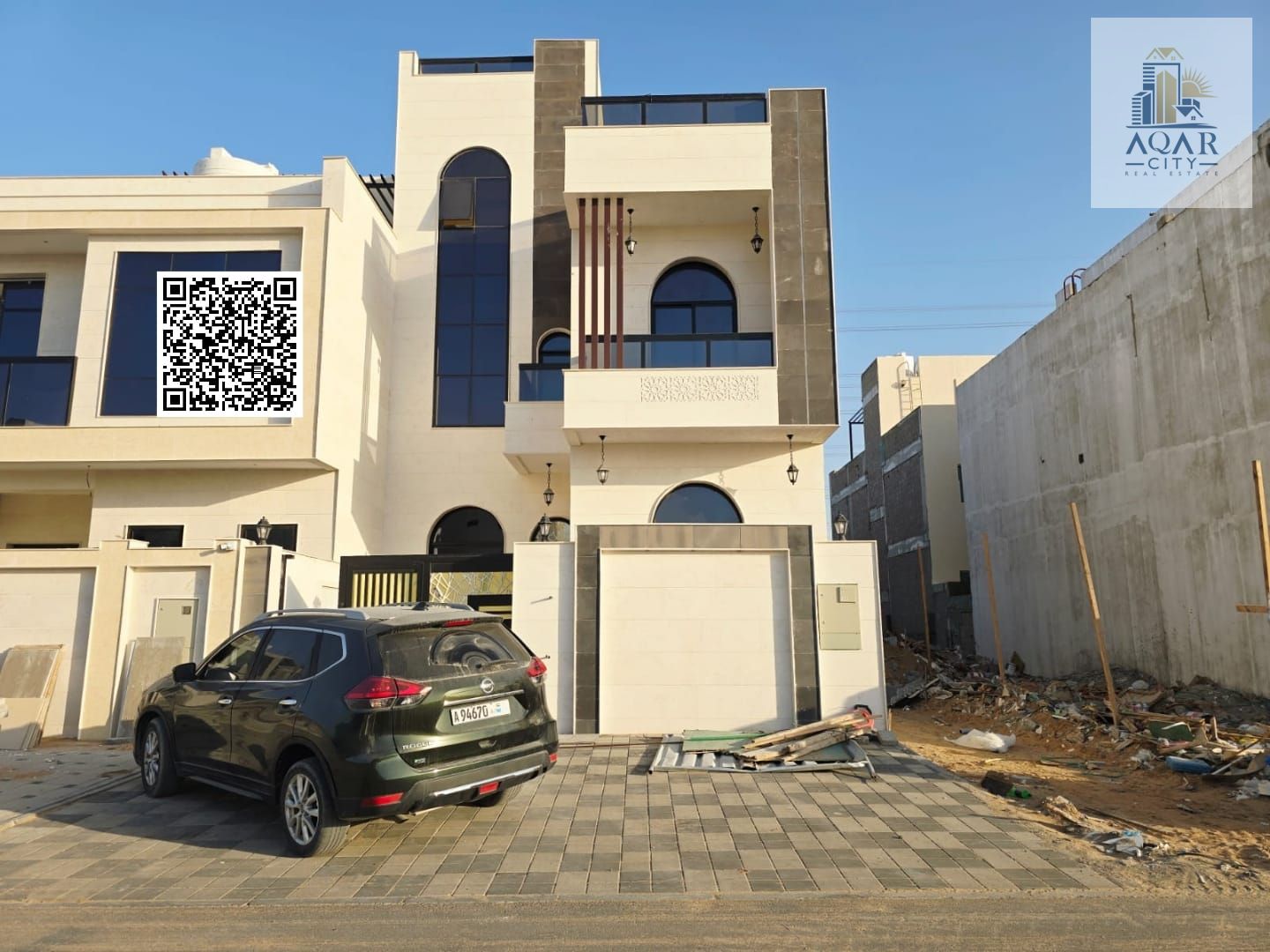 **A strategic location near all services Distinctive location, classic villa. Registration and ownership fees include 5 master bedrooms with a roof High-quality finishing, negotiable, and a spacious area **Easy access to main roads** (for all serv