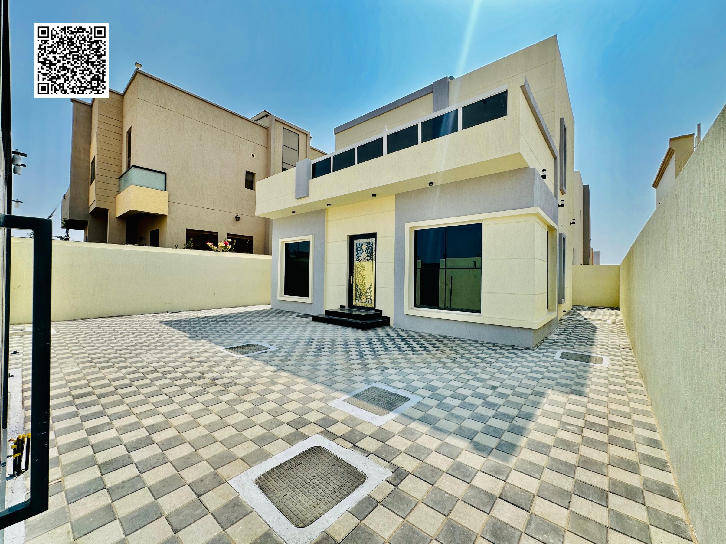 Villa for sale in Ajman at a bargain price, including fees. Excellent location, freehold ownership for life for all nationalities, with the possibilit