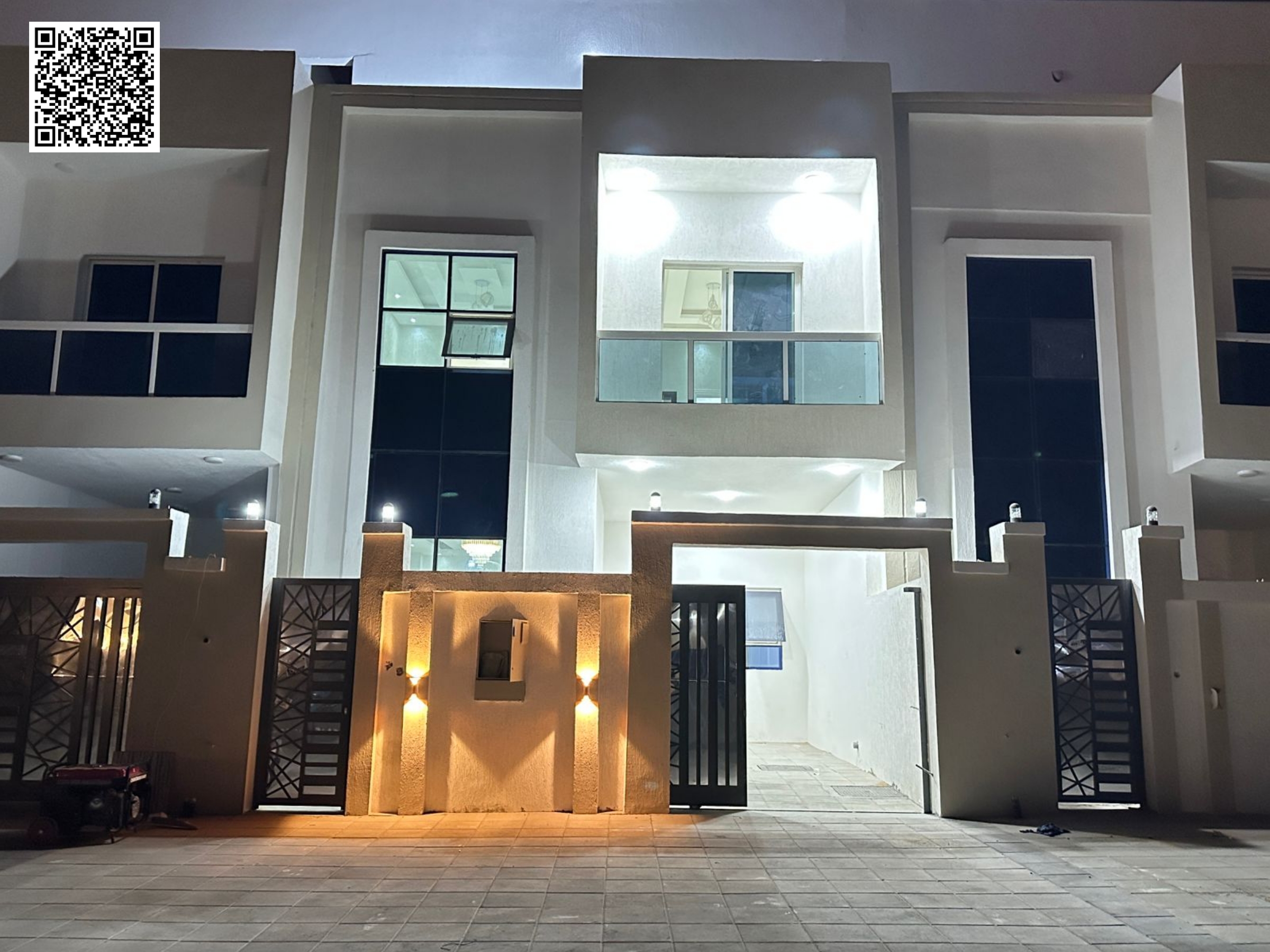 For sale: a two-story villa with a roof in Ajman at a bargain price, including fees. Excellent location, freehold ownership for life for all nationali