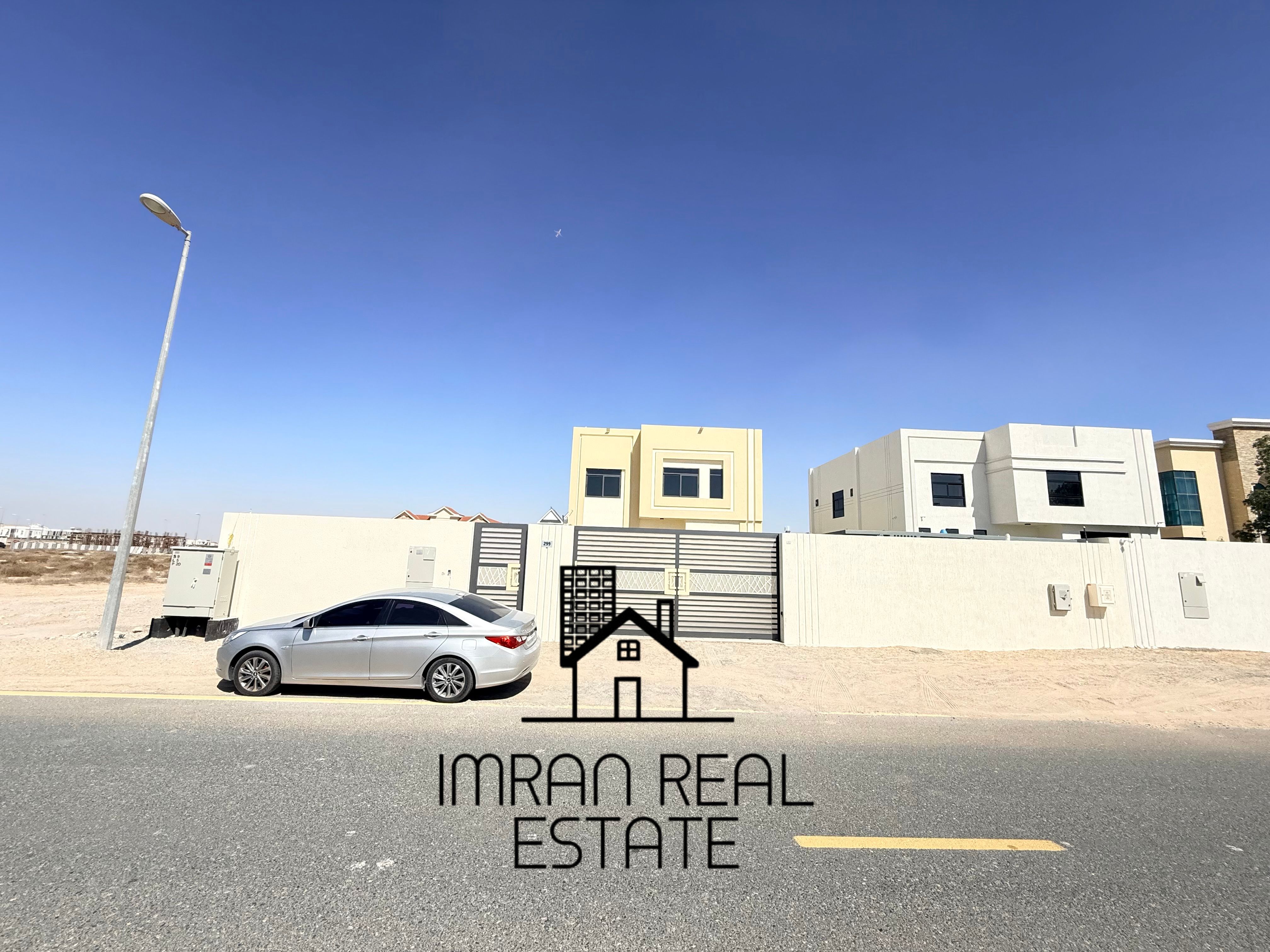 Spacious 5-BR Townhouse Villa For Rent in Al Tay East