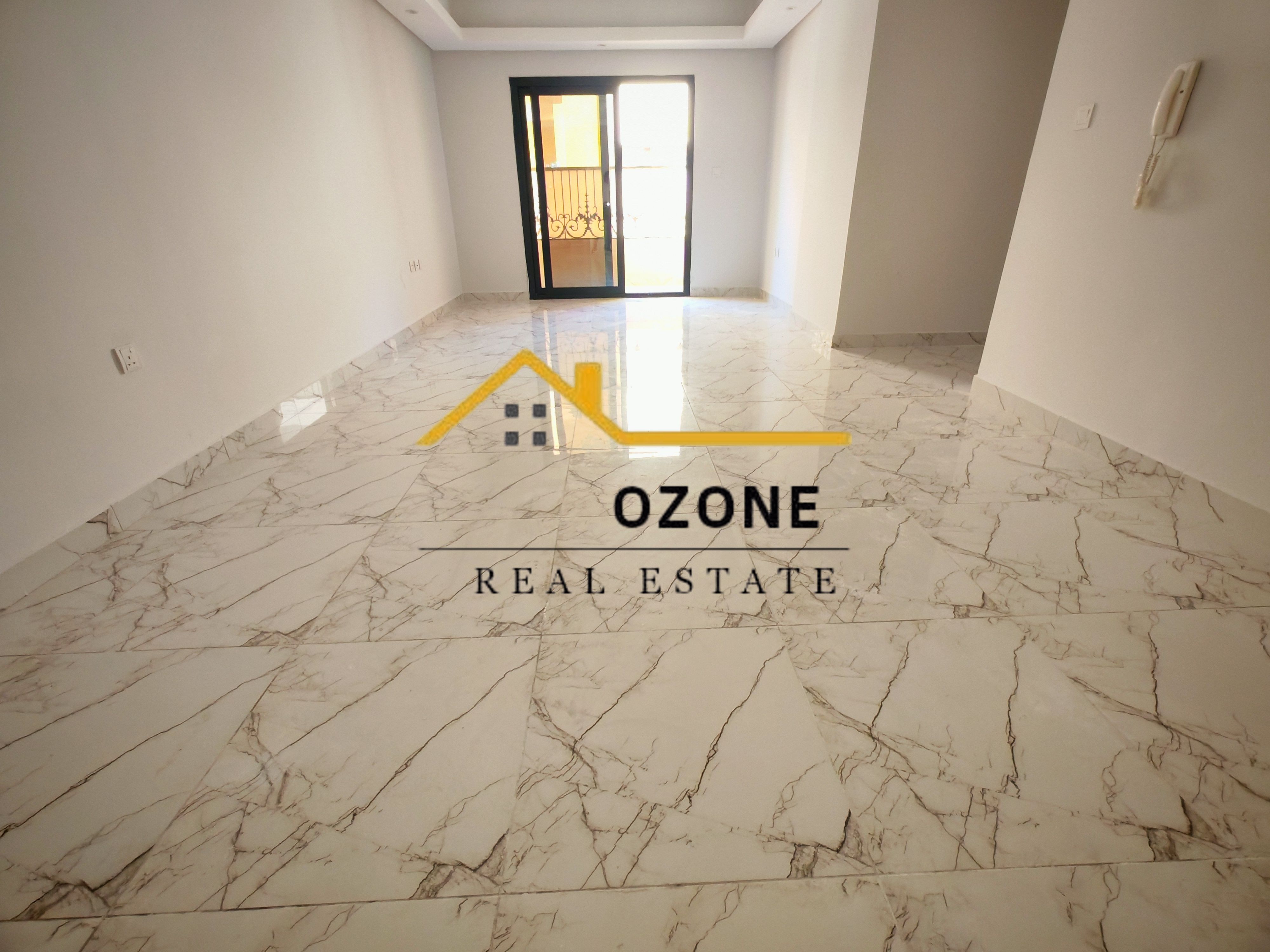 Gorgeous Apartment with Balcony and Parking //Family Building near to park and mosque