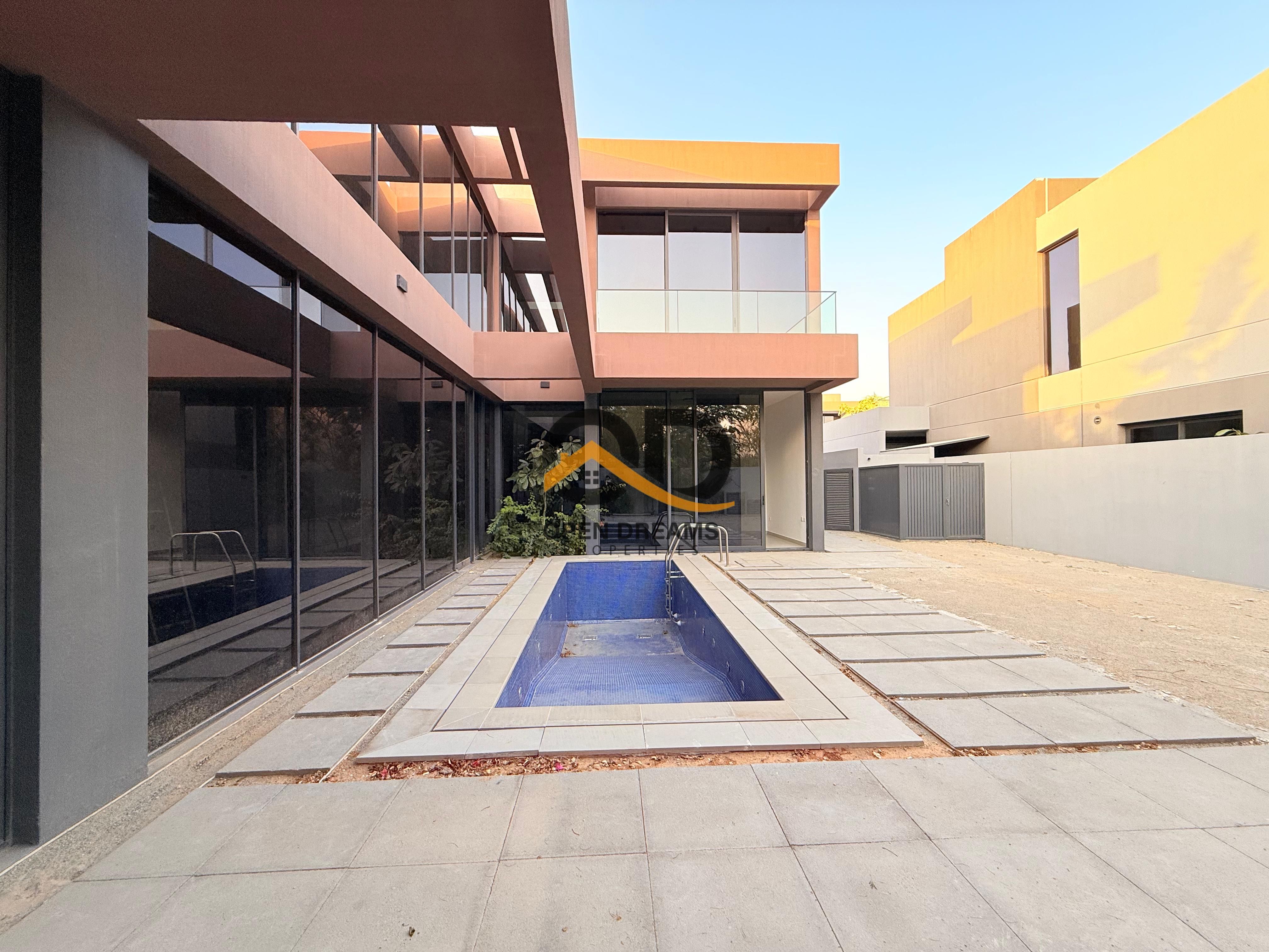 Brand new/ 5br villa / with all amenities