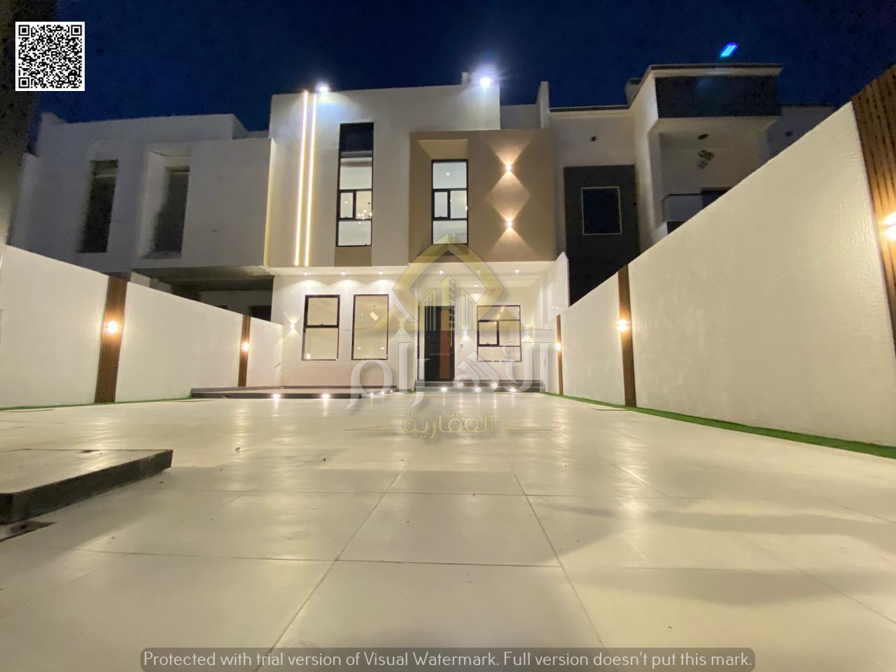 Direct from the owner, including ownership fees: A villa in one of Ajman's most luxurious villas, built and finished to a super deluxe standard, with