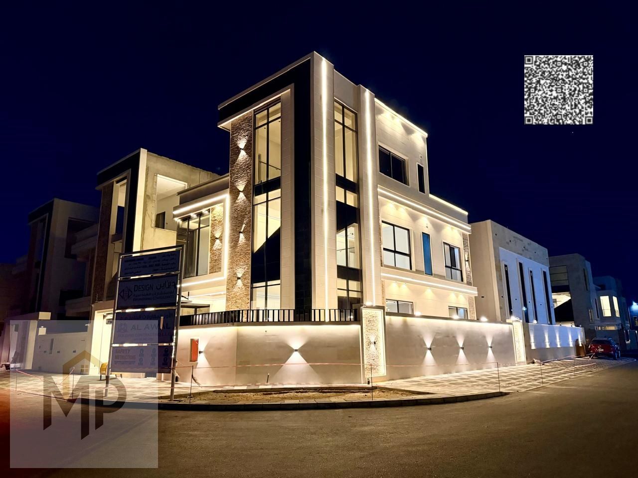 For sale: Modern villa in Al Yasmin, Ajman. Two floors + roof, 5 master bedrooms with swimming pool, 4000 sq ft, freehold for all nationalities in a p