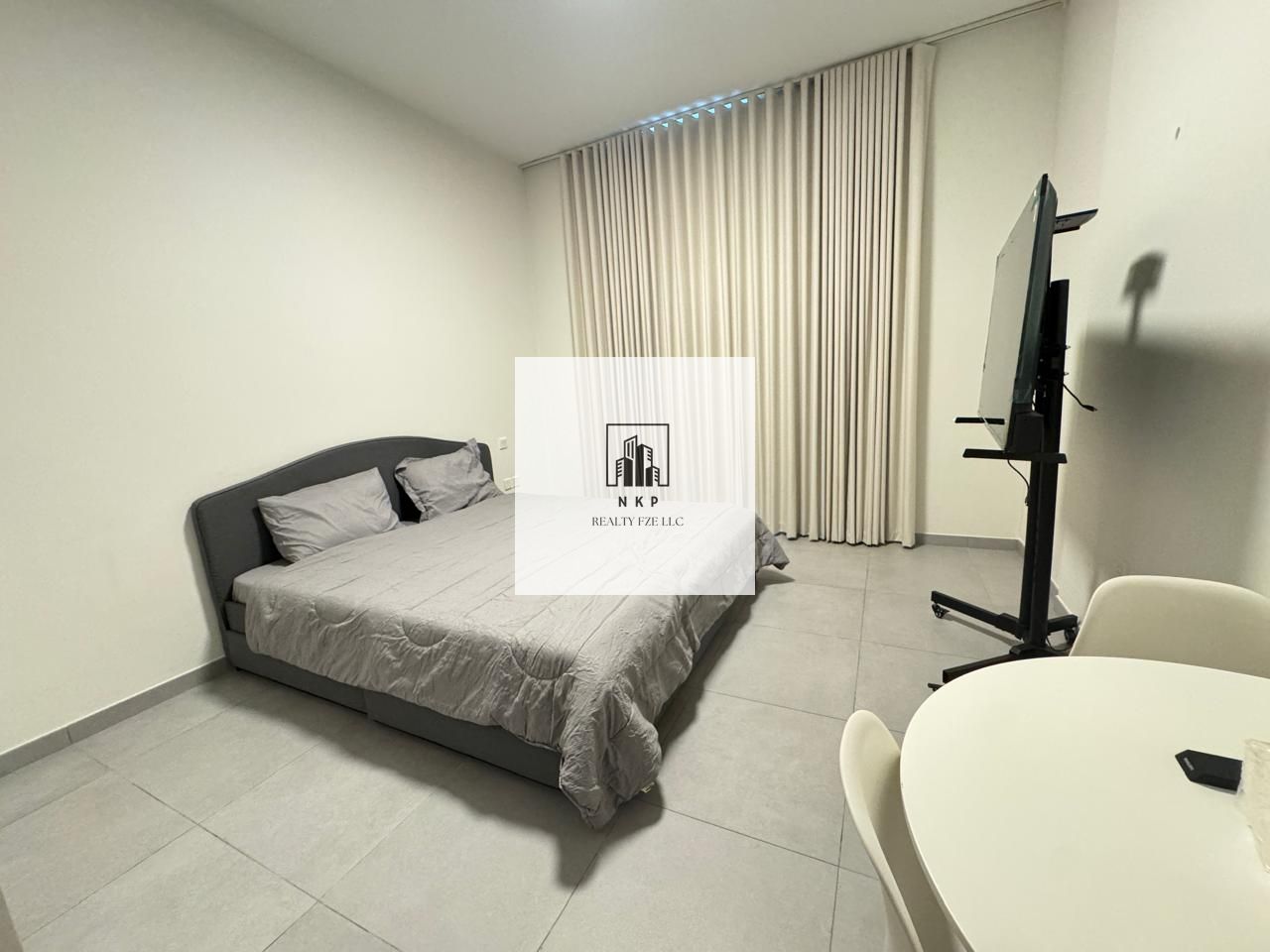 Spacious luxurious brand new studio fully furnished