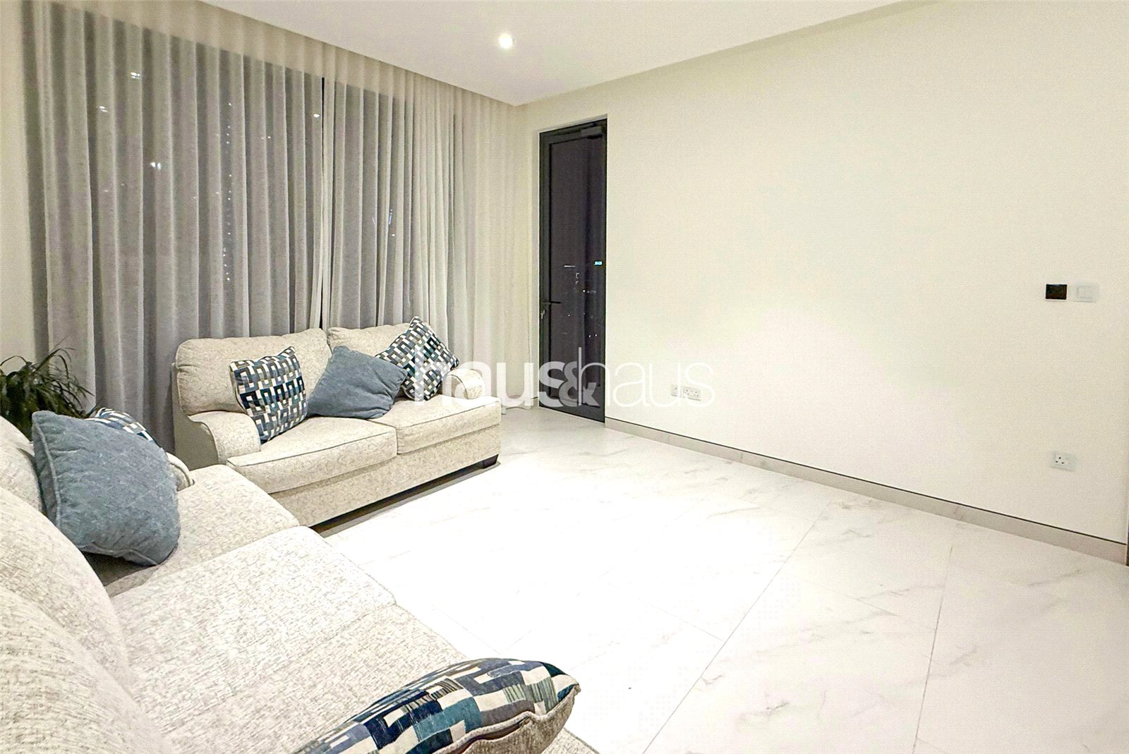 Vacant | Pool View | Motivated Seller | Furnished