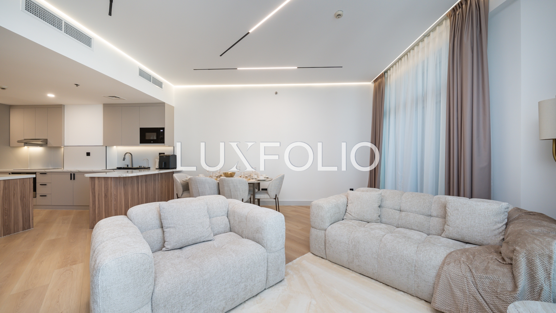 EXCLUSIVE | FULLY UPGRADED | VACANT