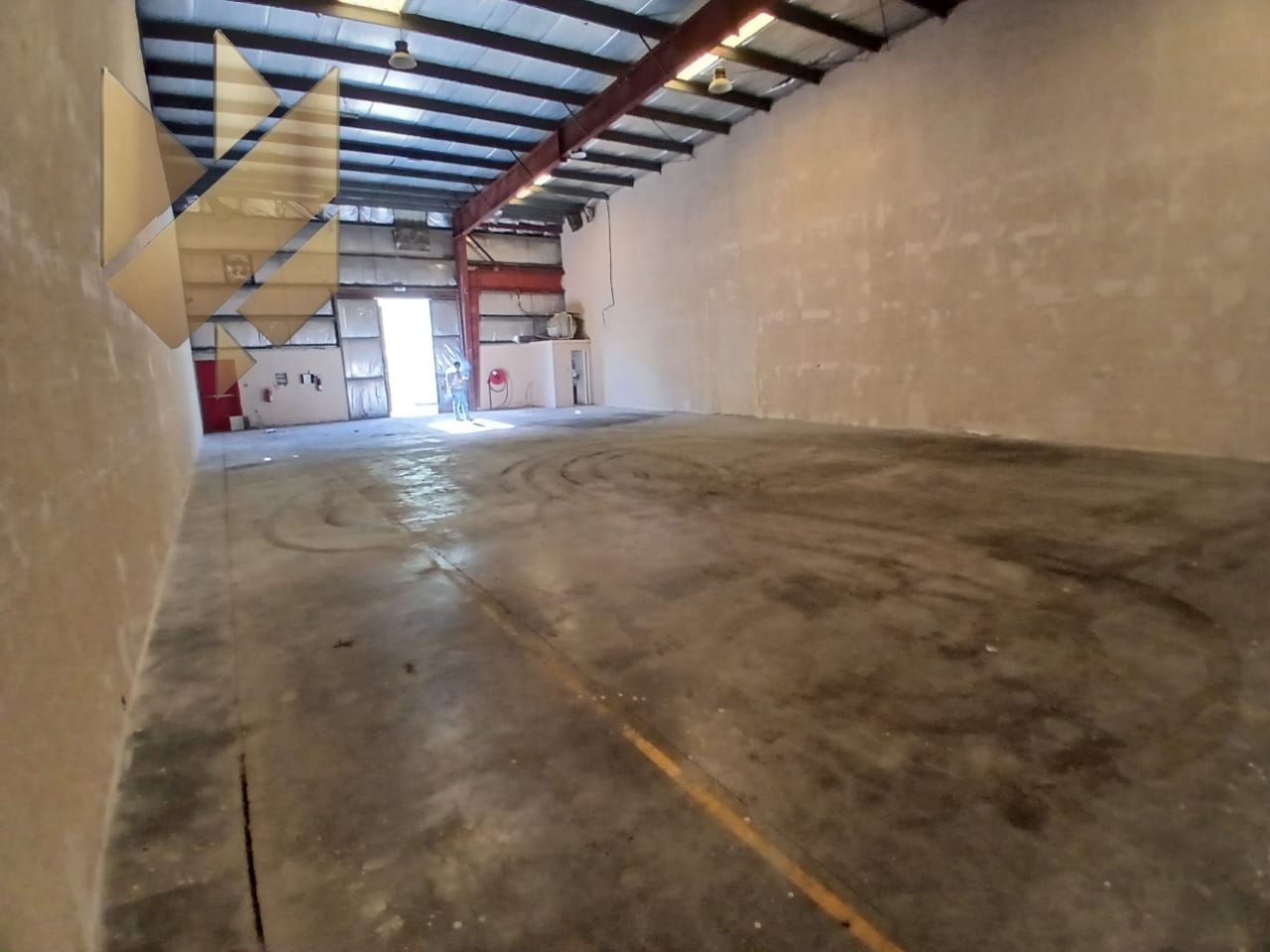 Warehouses – Shops – Showrooms – Industrial Area 15 warehouse – 3,500 sqft – High power 40 kW
