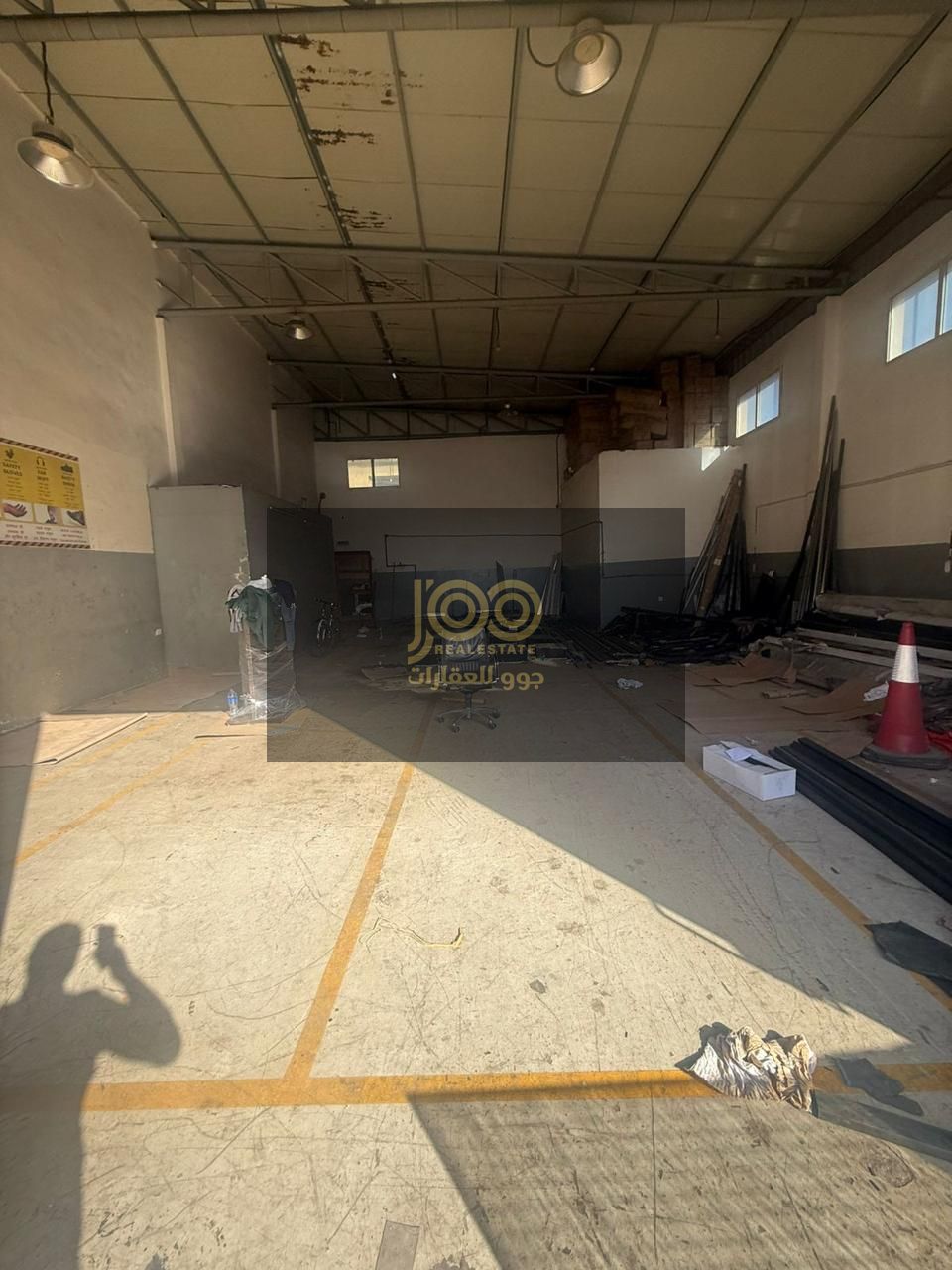 Warehouse 5400 sq ft, 36 kW electricity in Umm Al Thu'ub