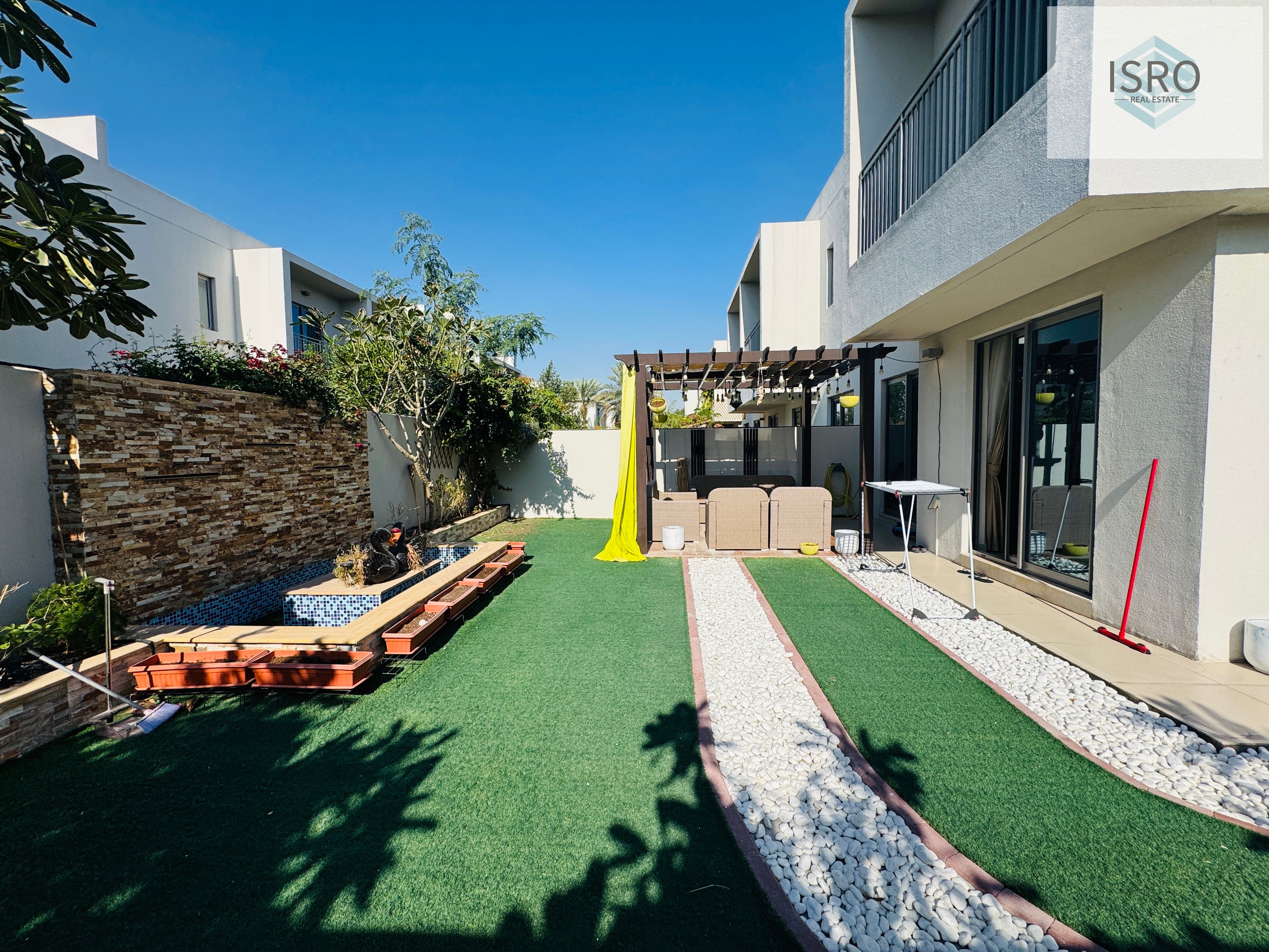 BEST INVESTMENT CORNER 3B TH + MAID ROOM