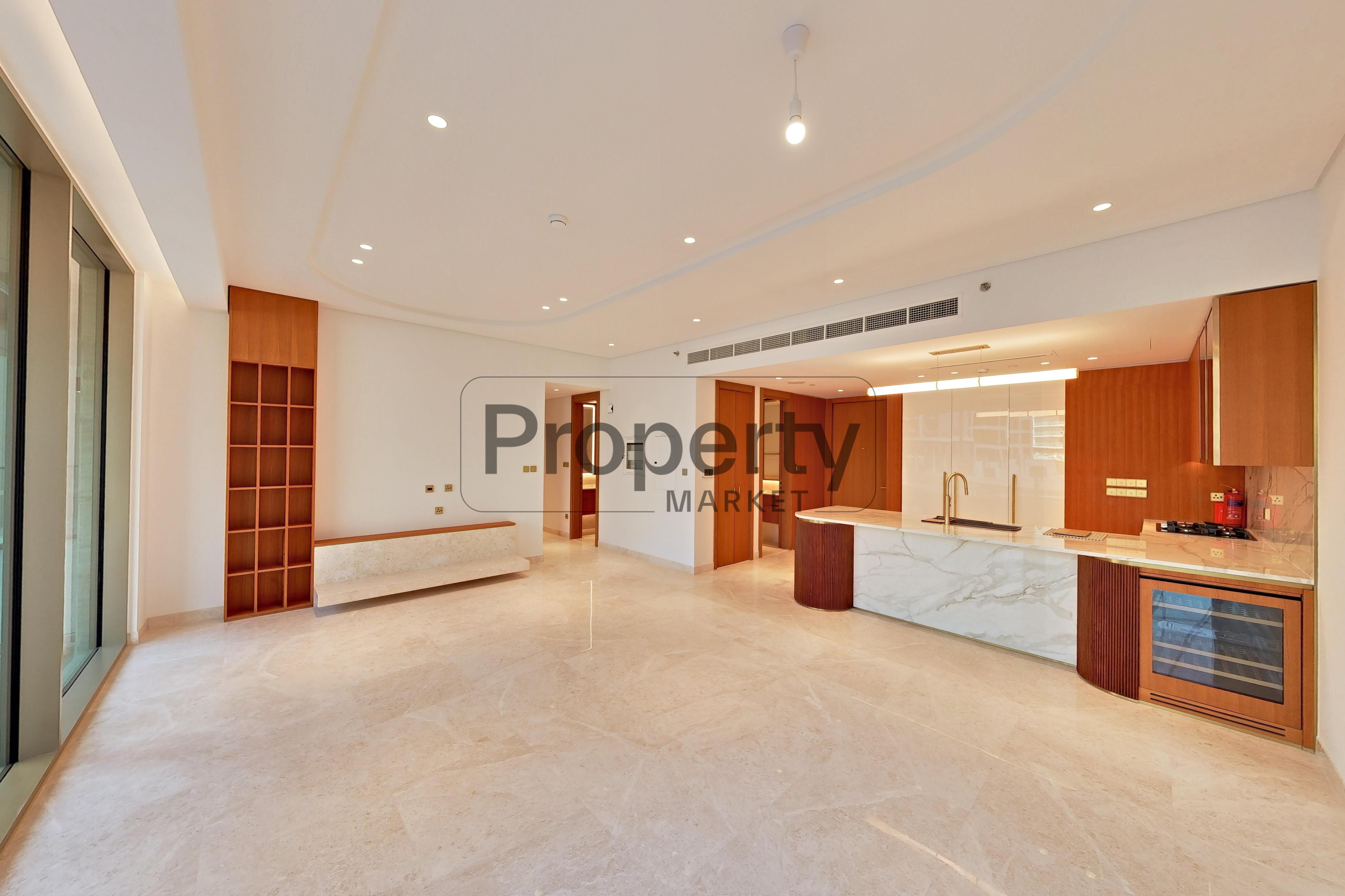 Vacant | Stylish Design | Equipped Kitchen