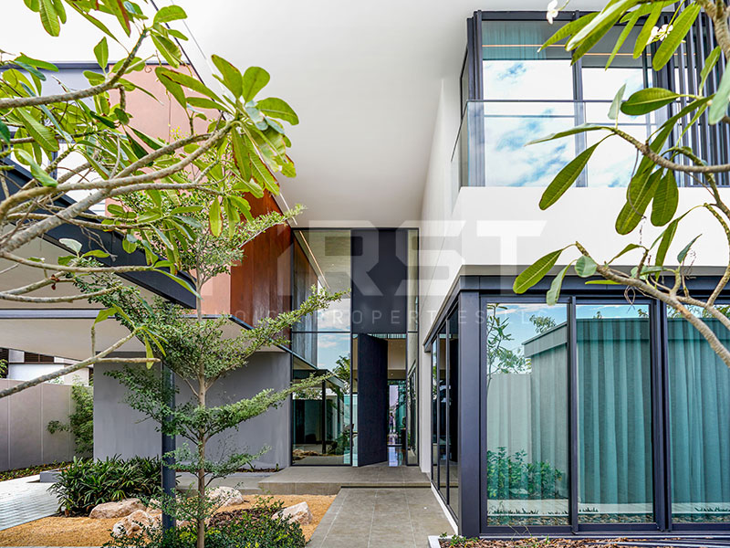 Spacious Family Villas in a Prestigious Island Community