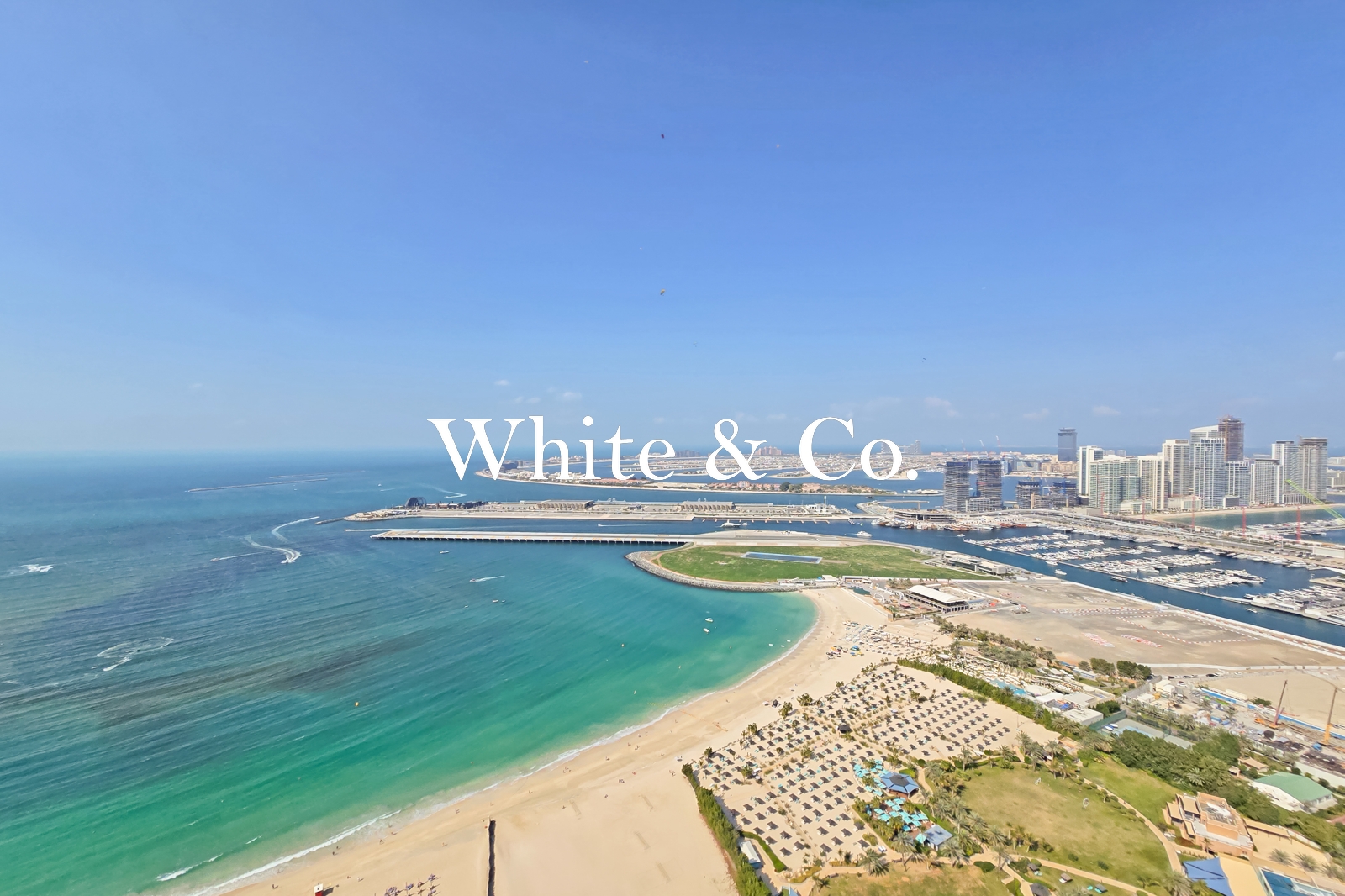 BEACHFRONT VIEW | BRIGHT | SPACIOUS