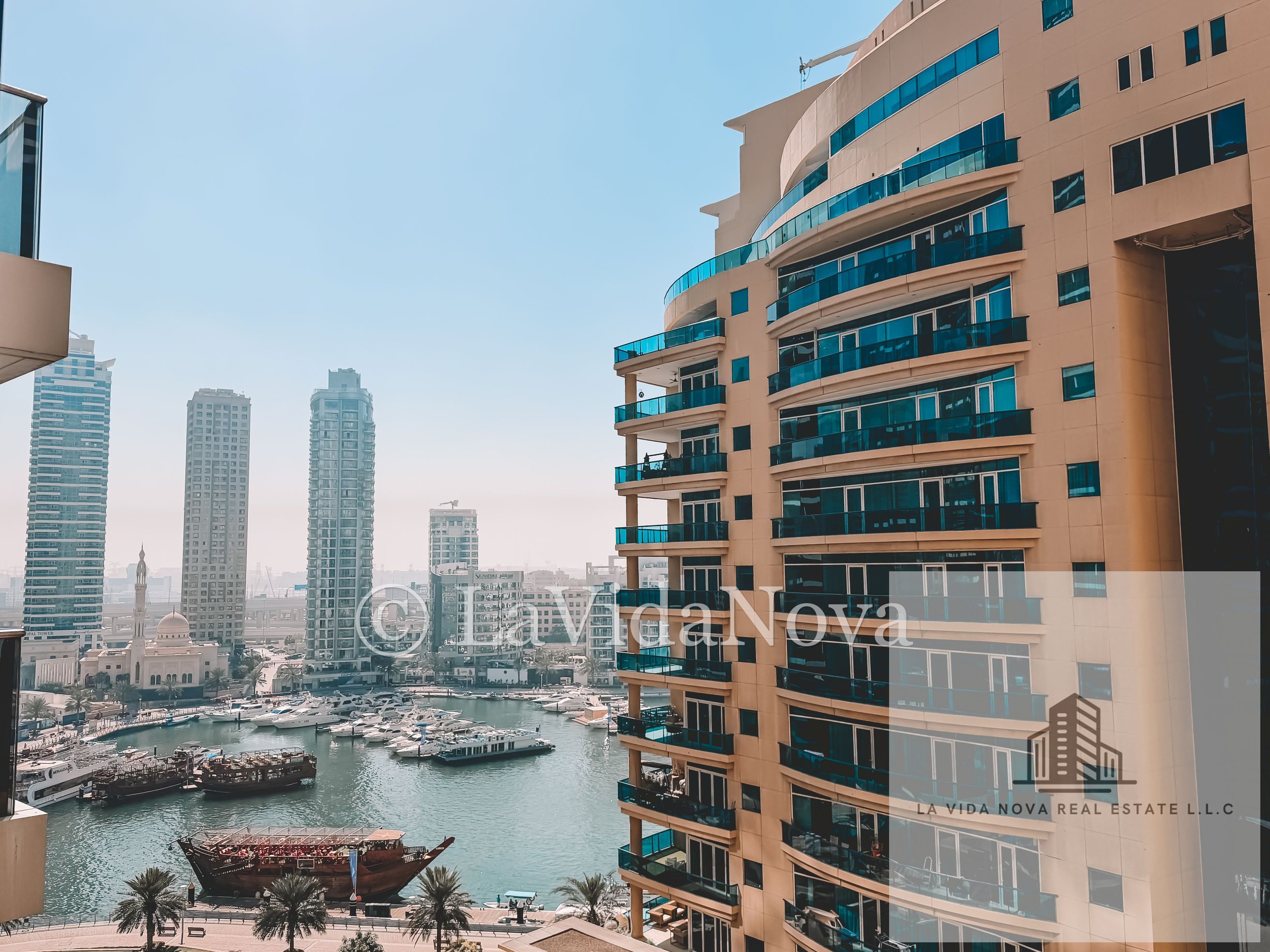 Bright and spacious 1-bedroom for RENT / Marina View/ Sparkle Towers