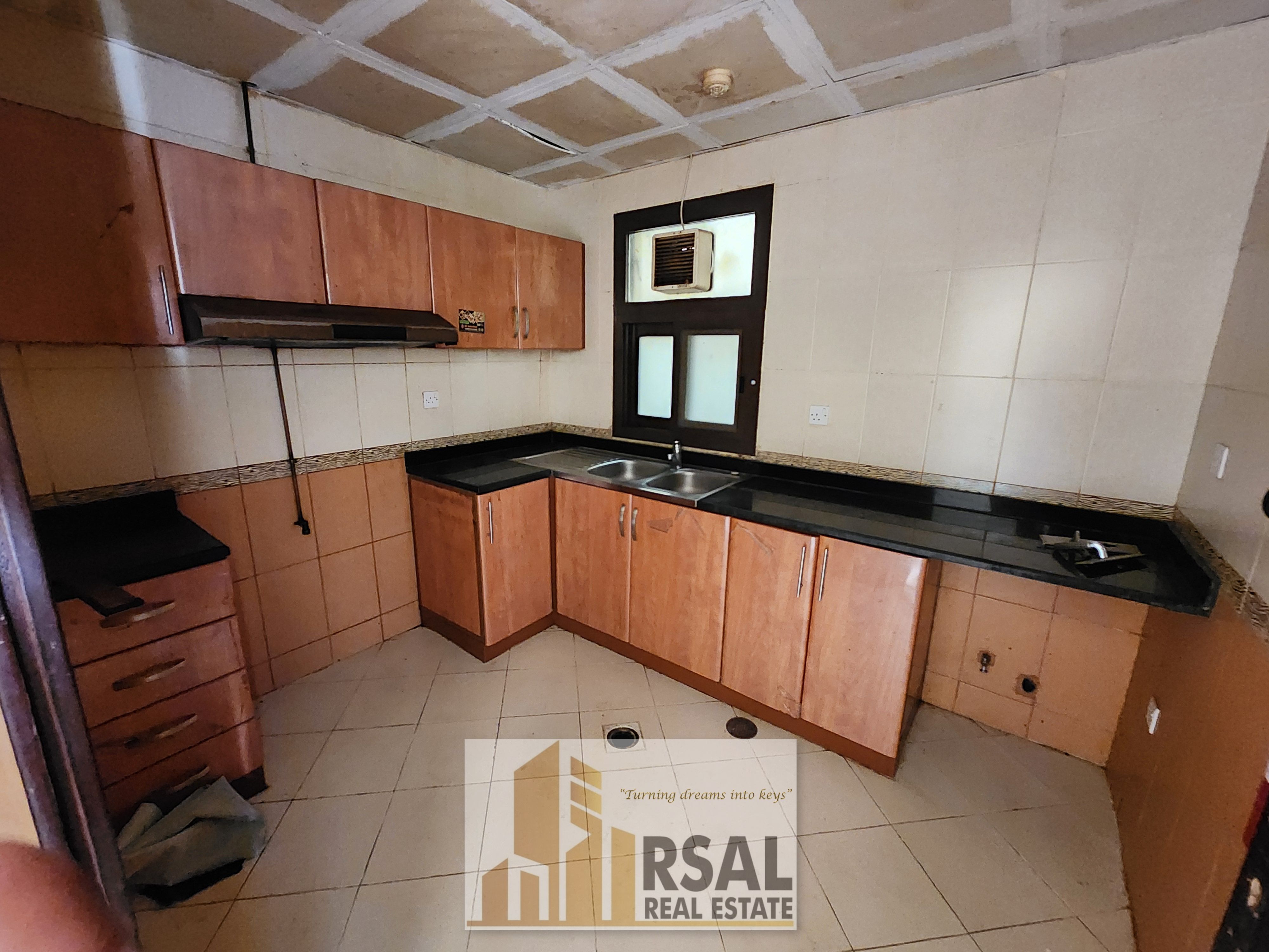 ONE BEDROOM HALL WITH PARKING FREE WITH TWO BATHROOMS