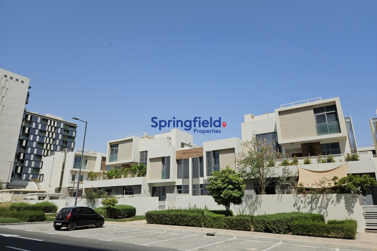 Live Effortlessly in Pulse Spacious Townhouse