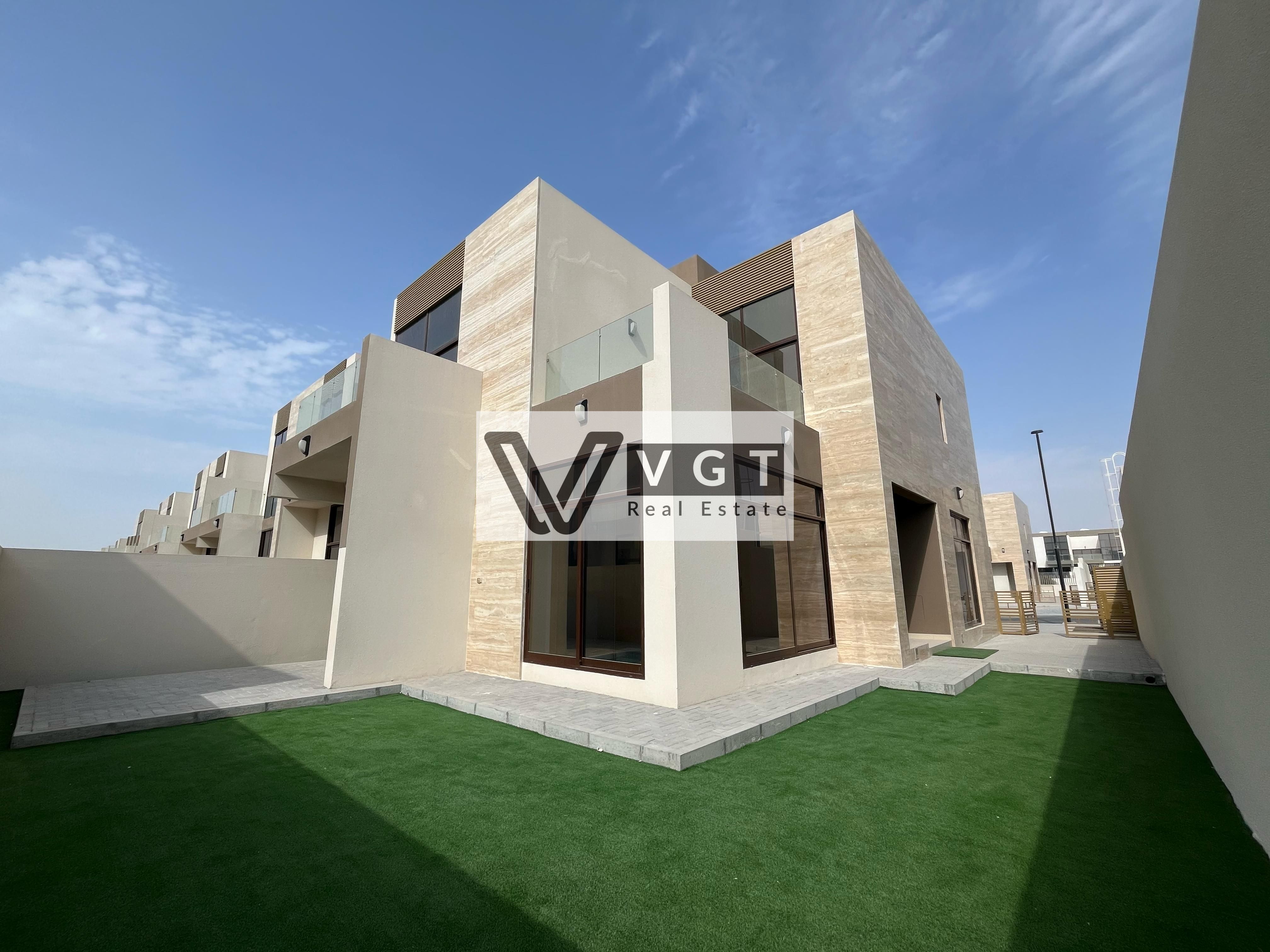 | BRAND NEW | COMFORT AND STYLISH | FAMILY HOME |