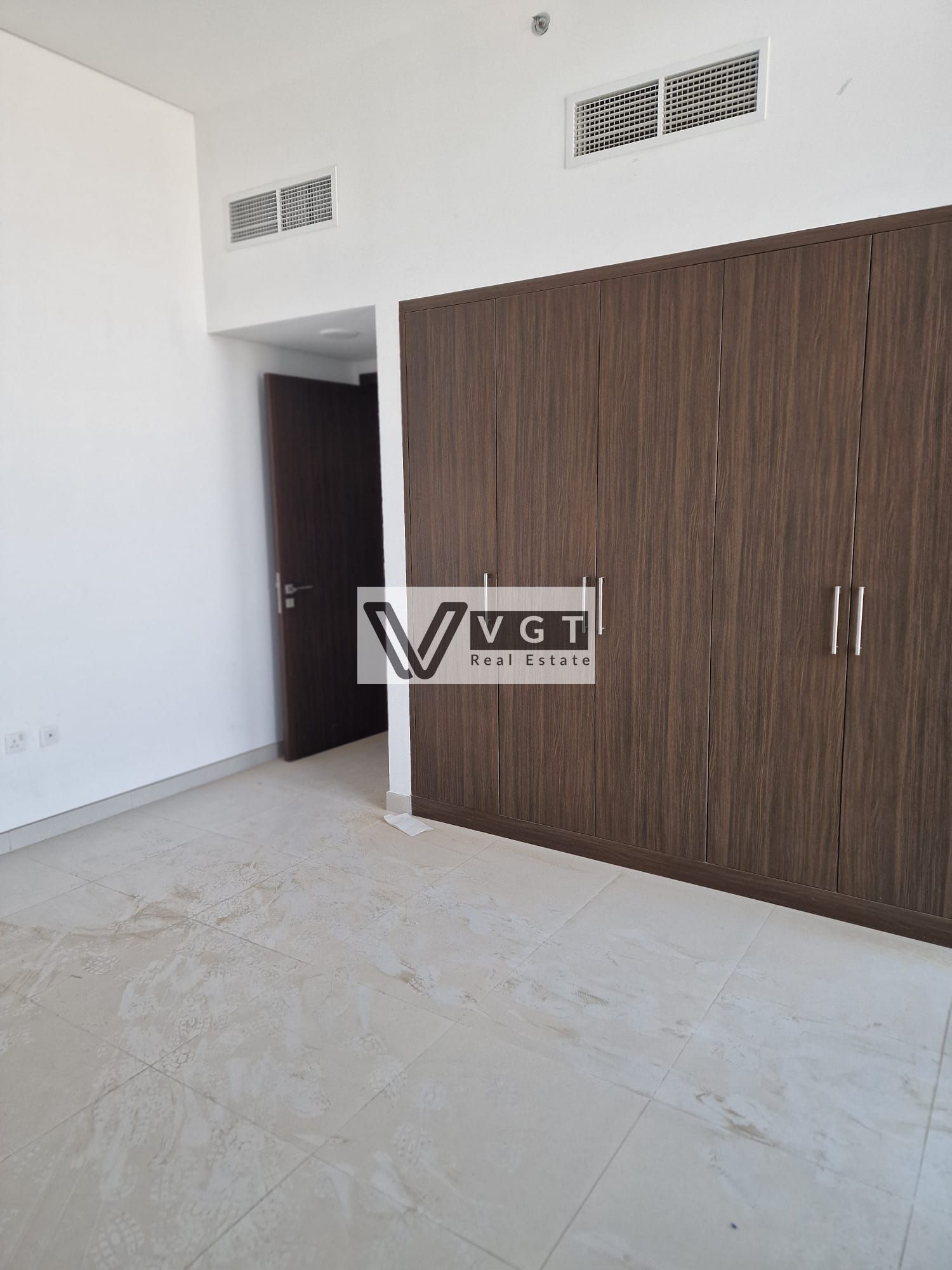 FREEHOLD | COMFORT AND SECURITY | PREMIUM FINISHES |