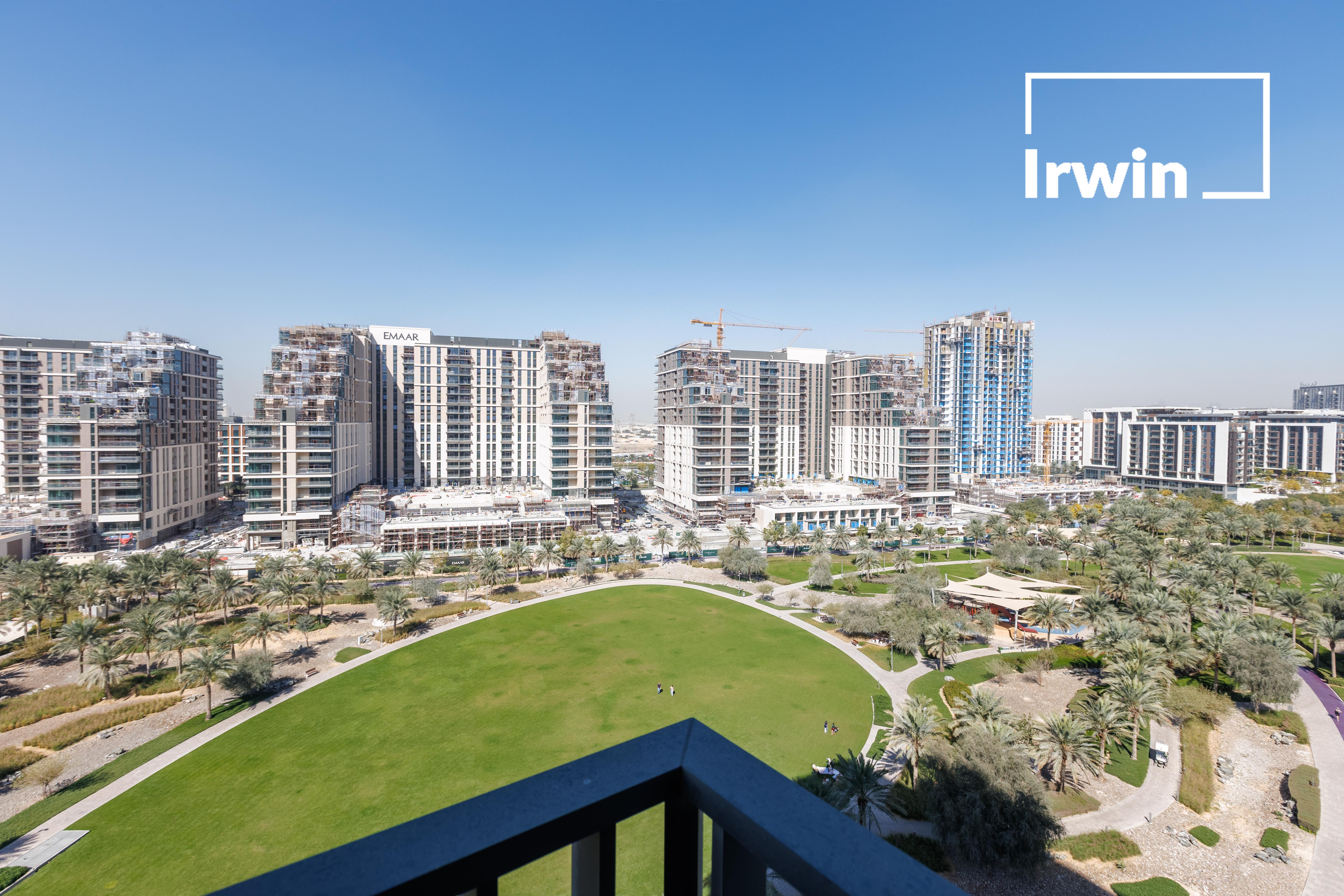 Corner Unit | Walk to Mall | Stunning Panoramic
