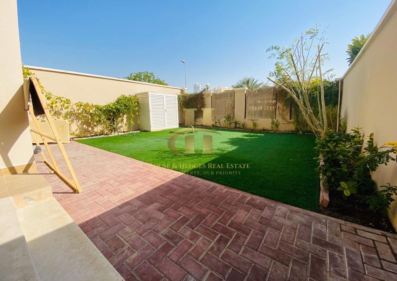 Fully Upgraded | Spacious | Park Facing