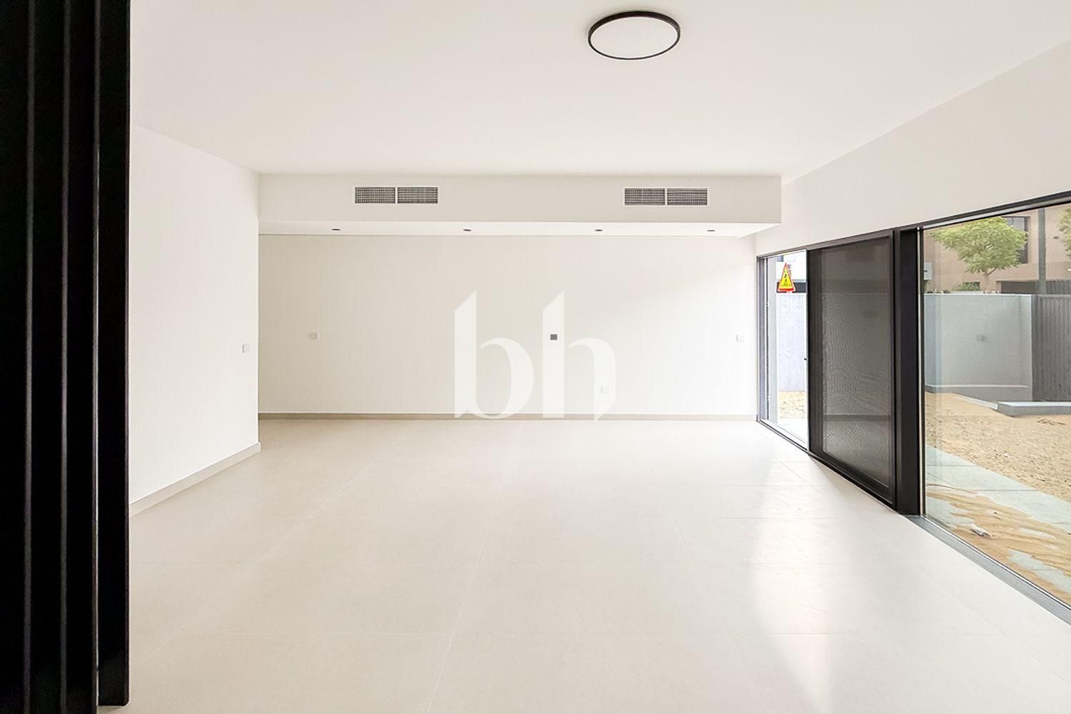 4BR Townhouse | Middle Unit | Handover June 2026