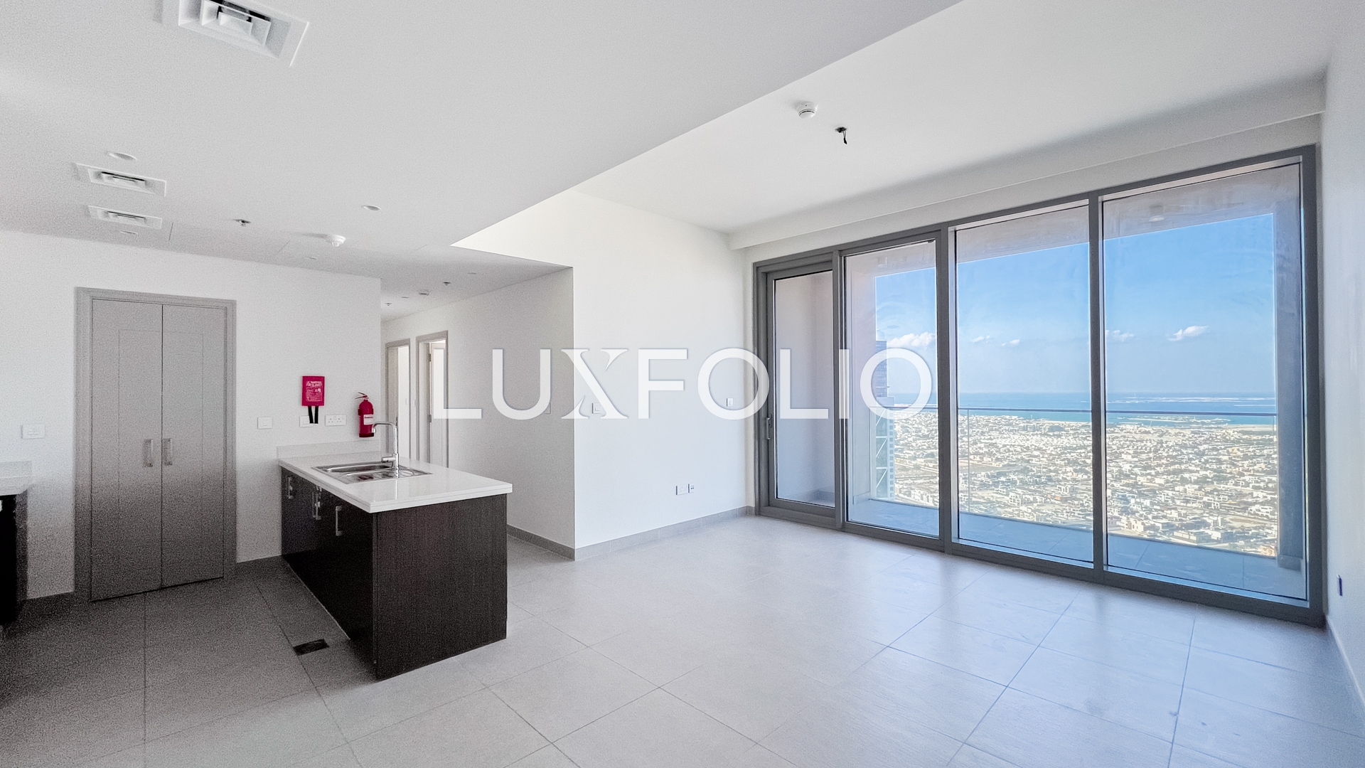 High Floor | Vacant | Large layout