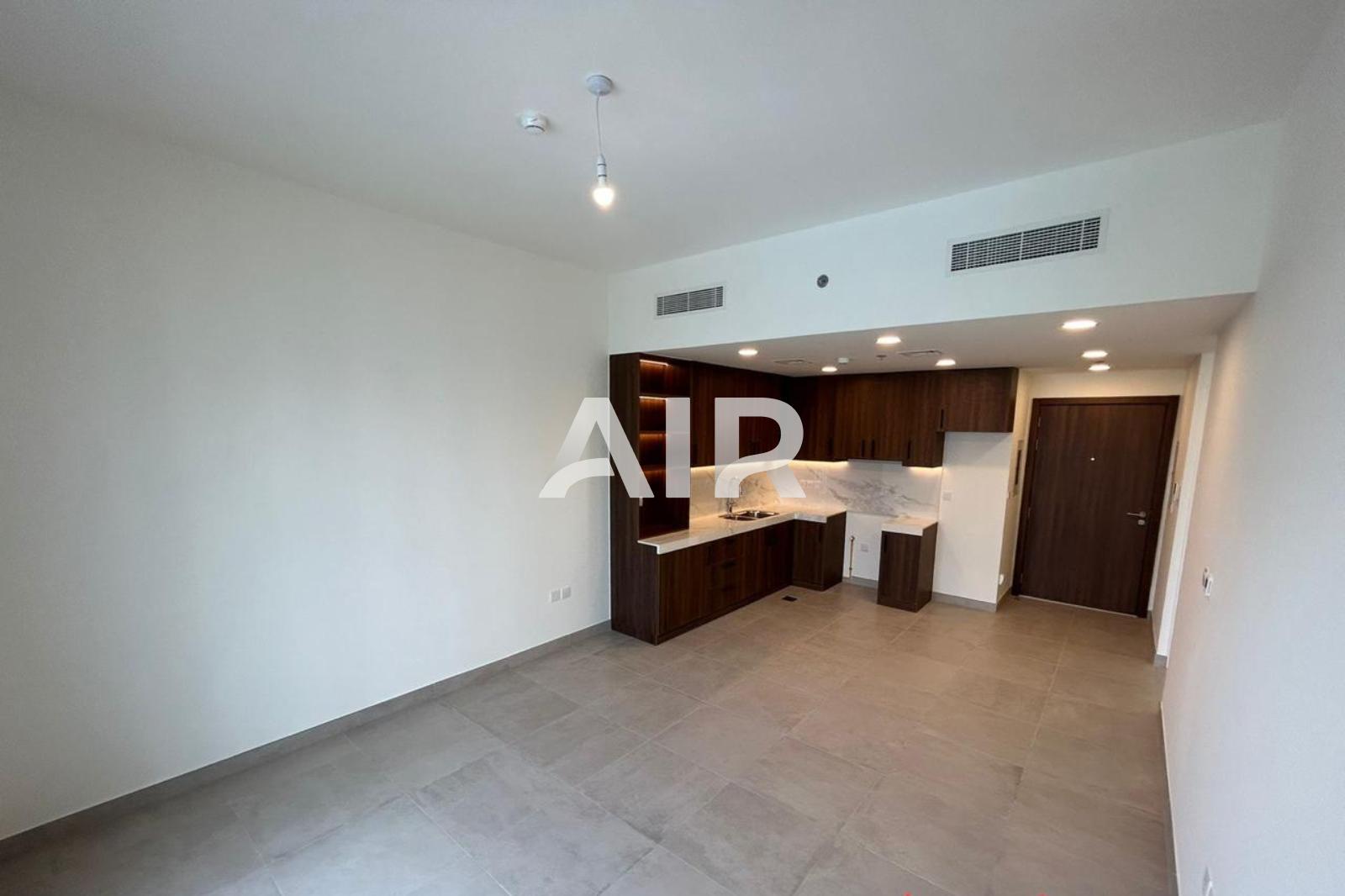 Modern 2BR Apartment | Pool View | Mid March